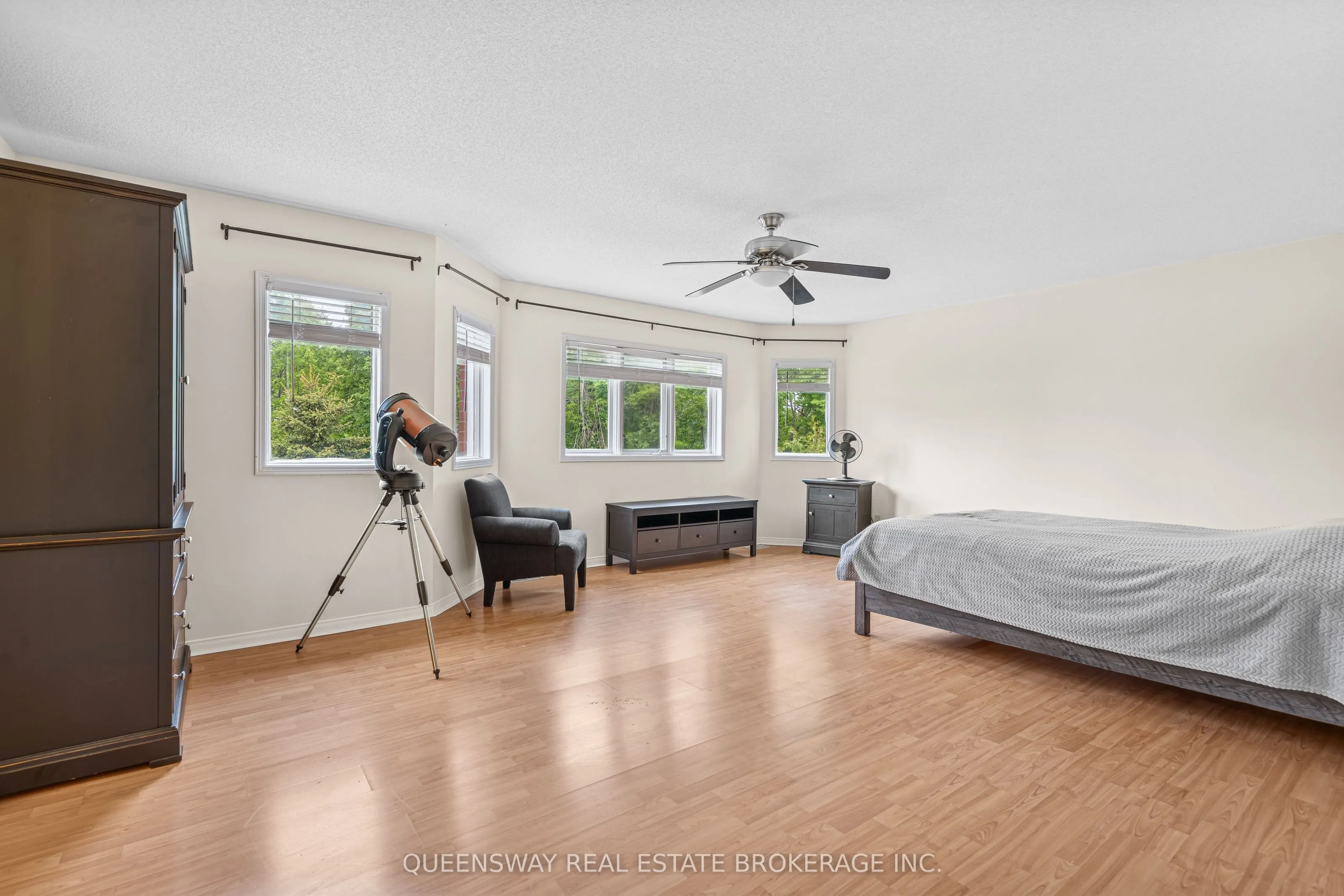 69 CITYVIEW Circle