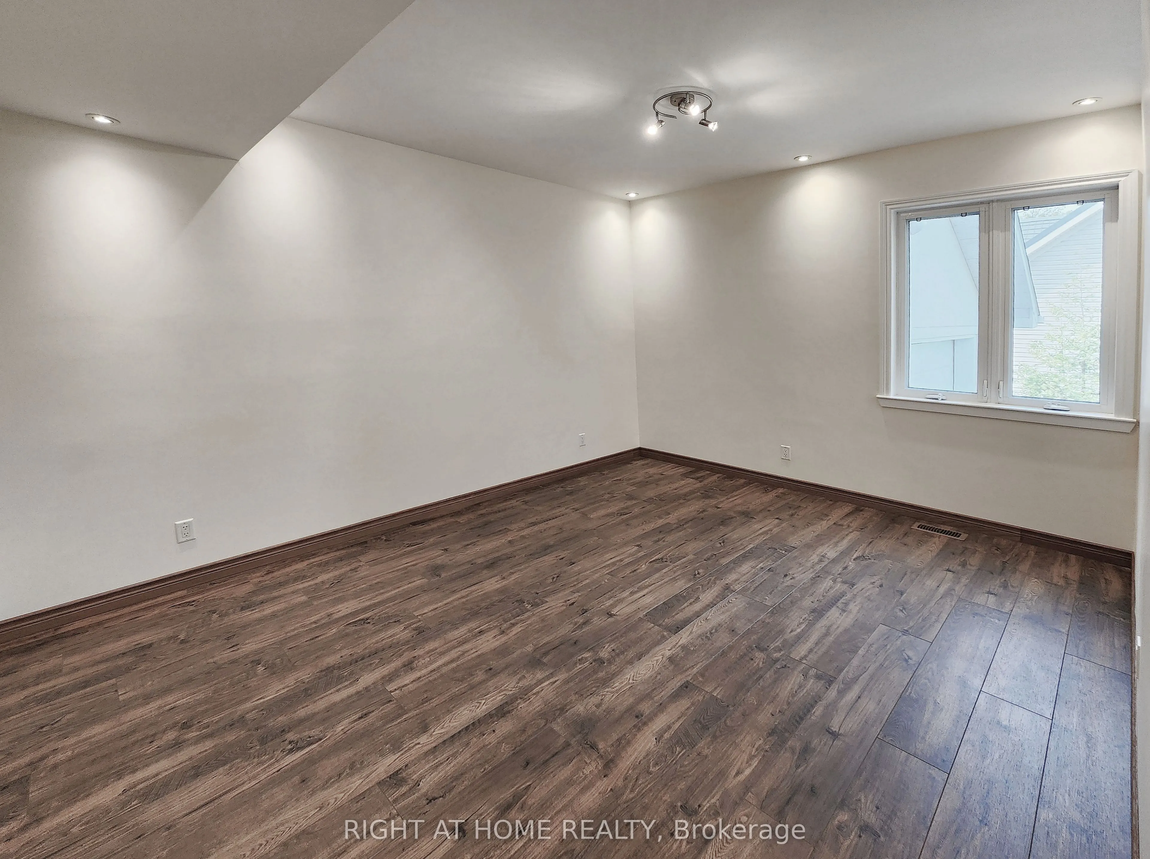 2384 Champlain Road
