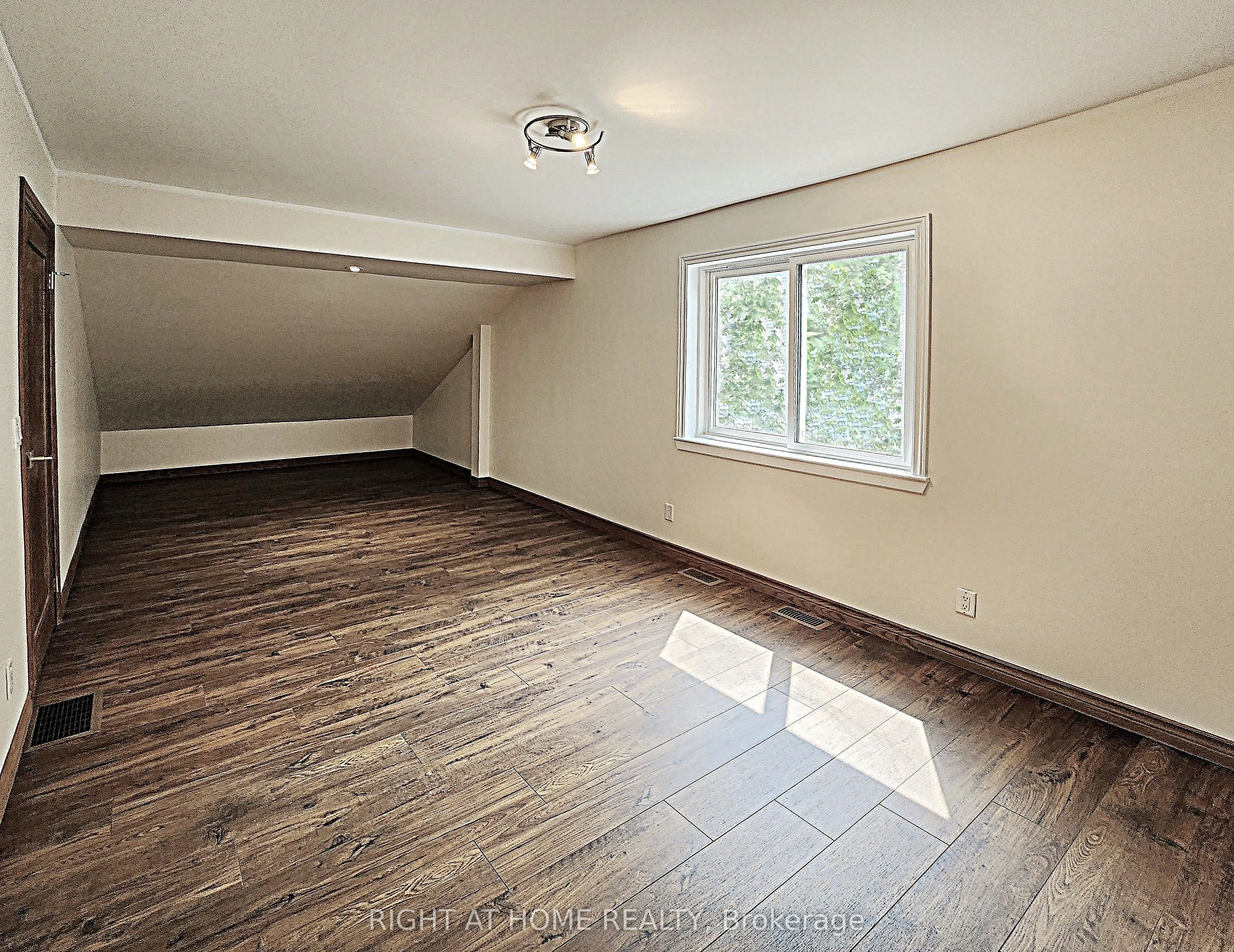 2384 Champlain Road