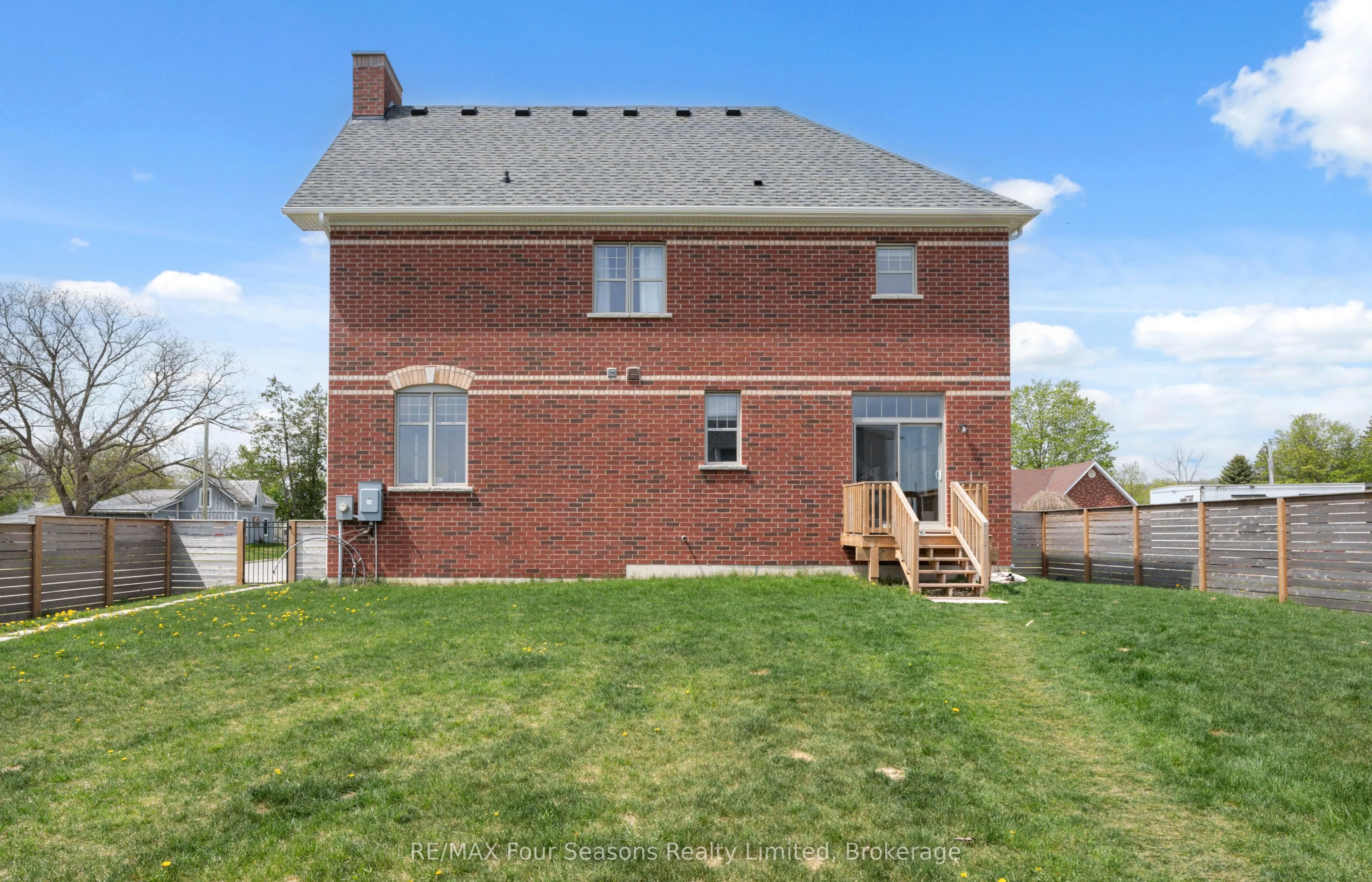 46 Francis Street E