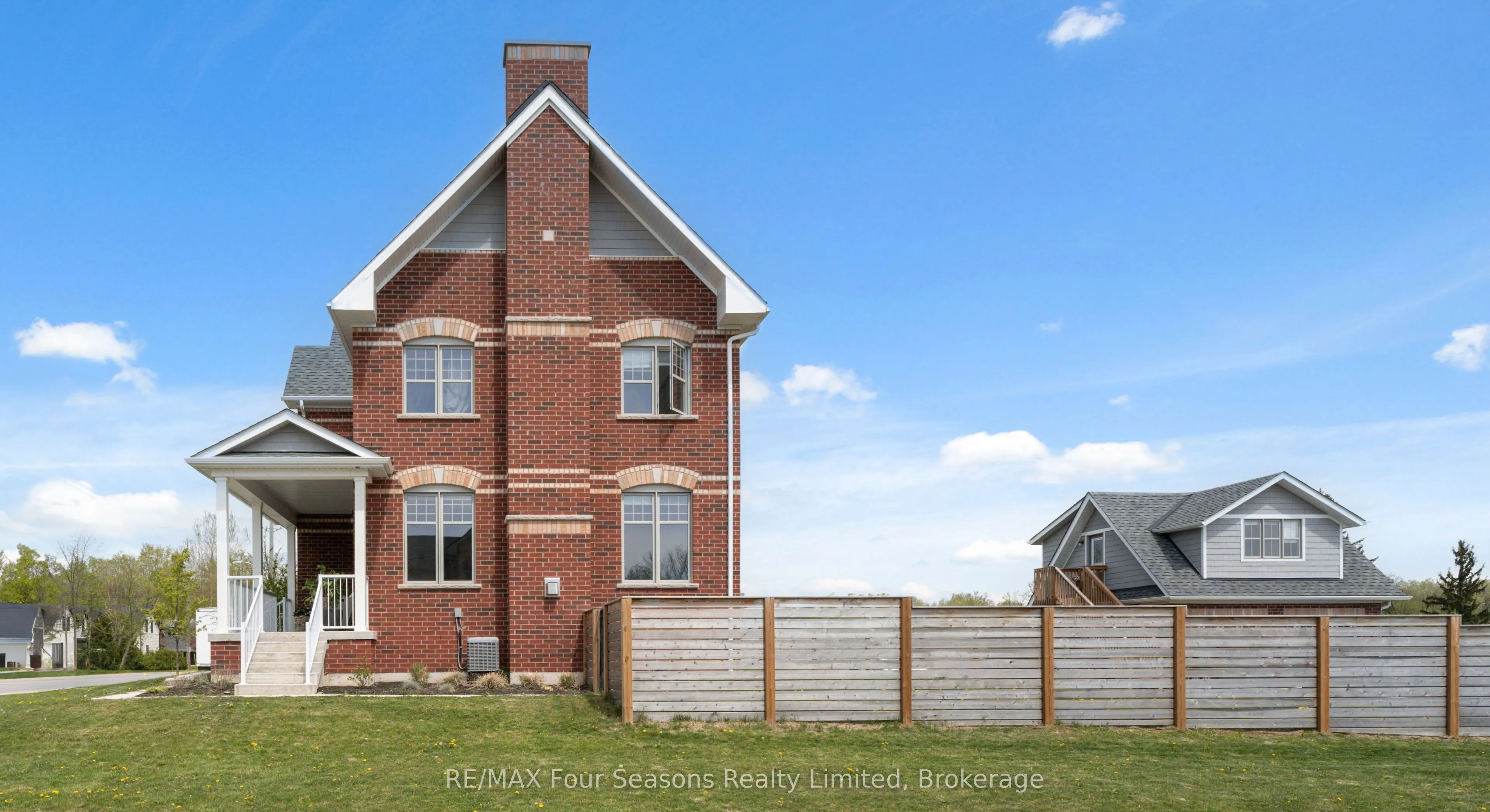 46 Francis Street E