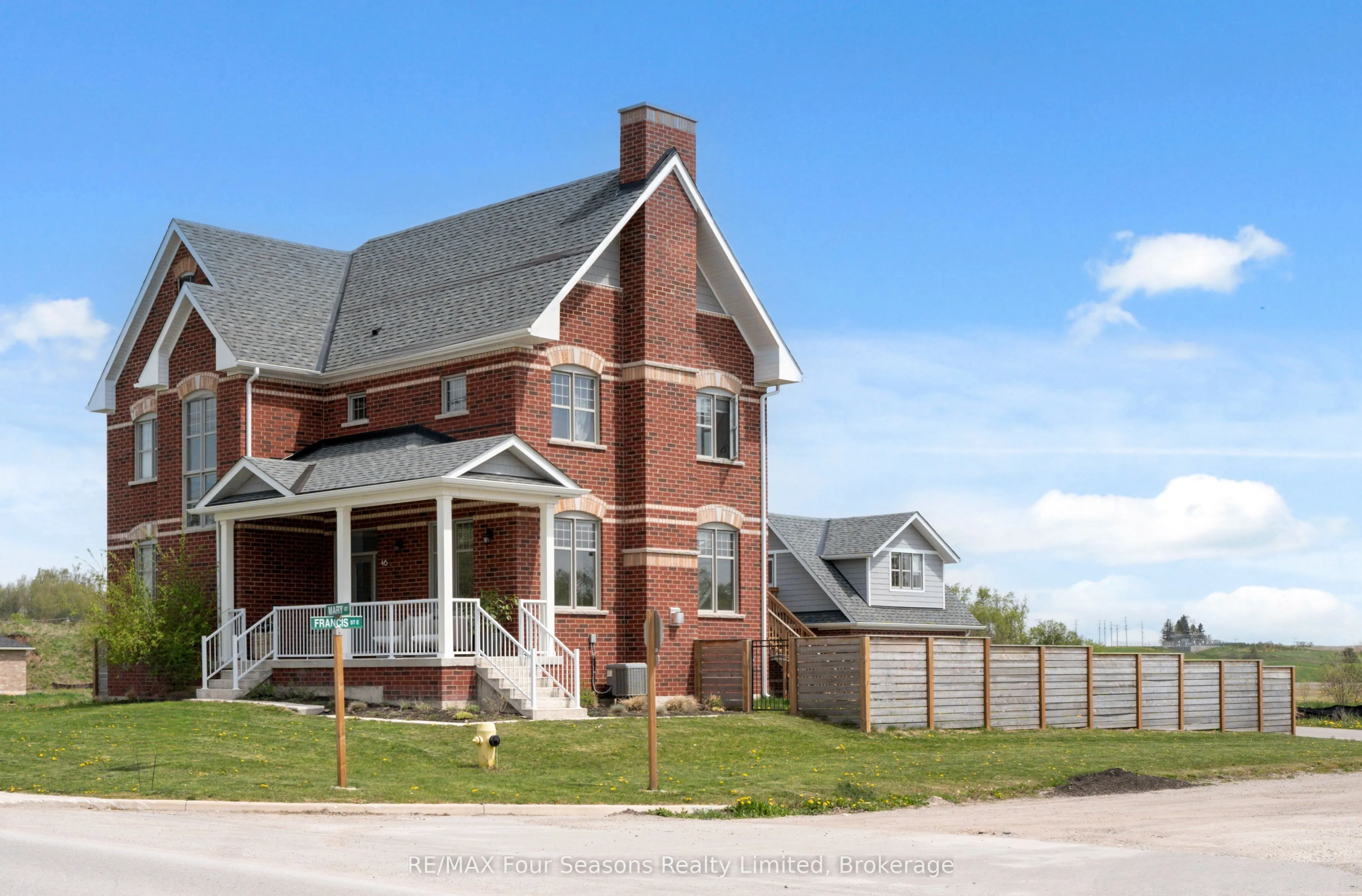 46 Francis Street E
