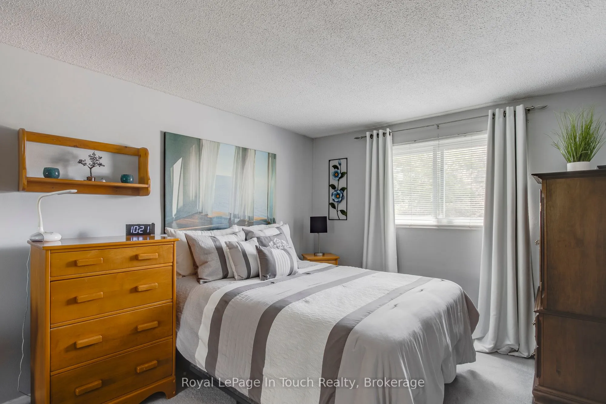 233 Innisfil Street #4