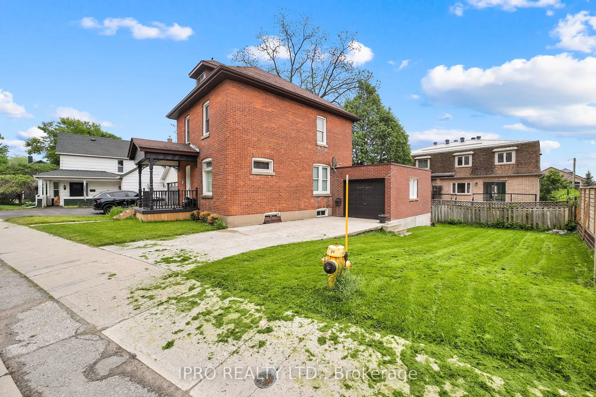 243 Dunlop Street E