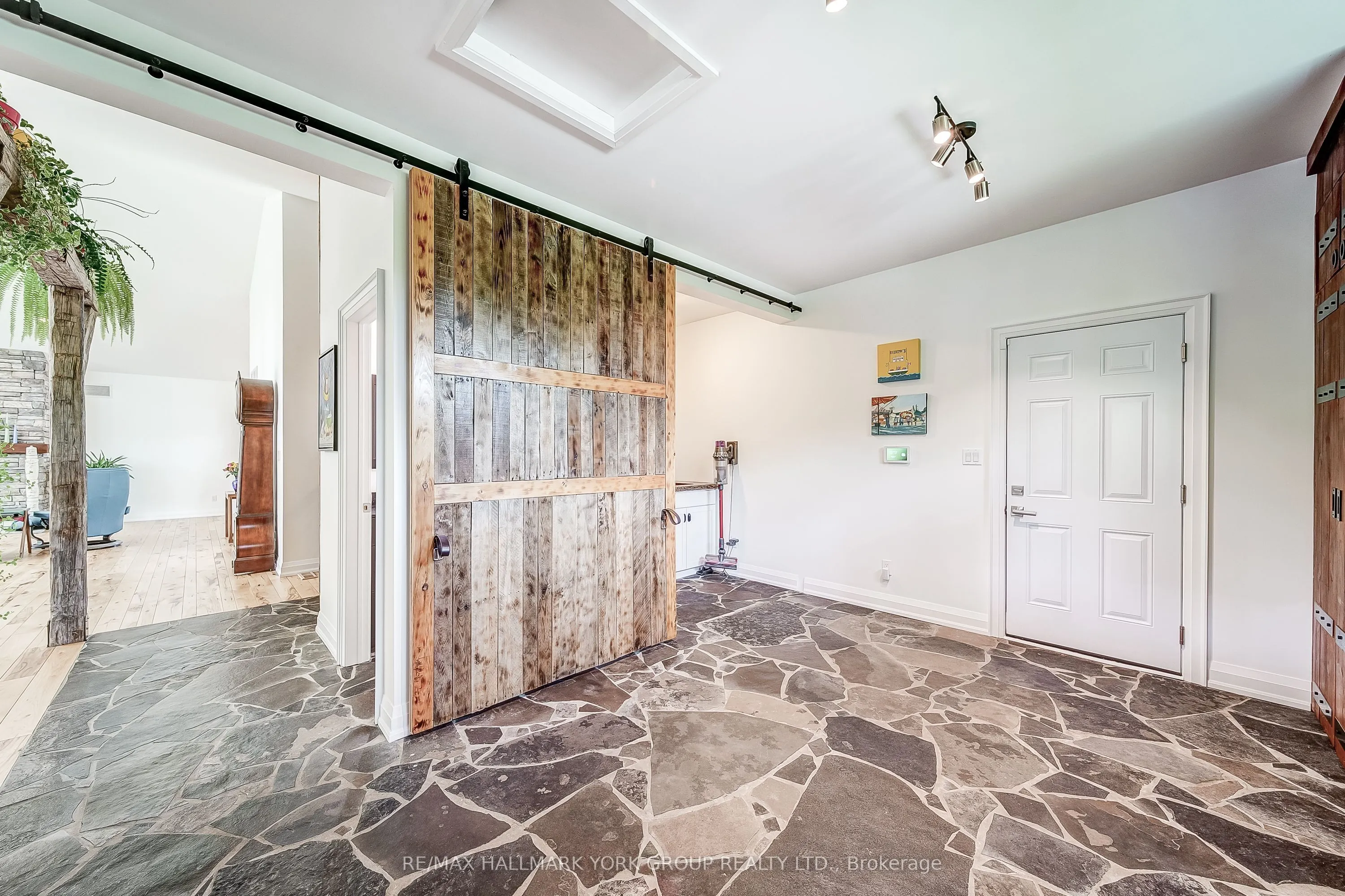 118 Mennill Drive