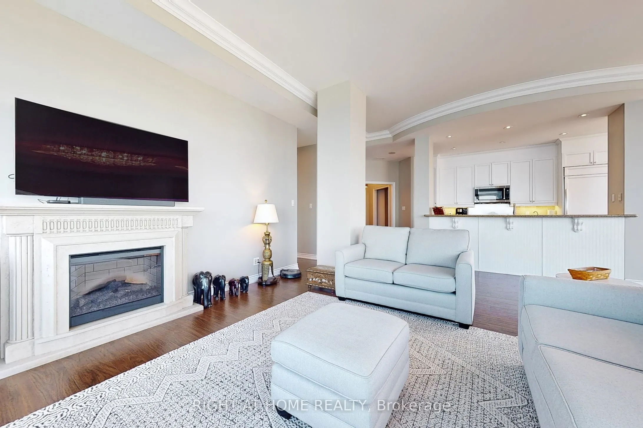 37 Ellen Street, #Ph06