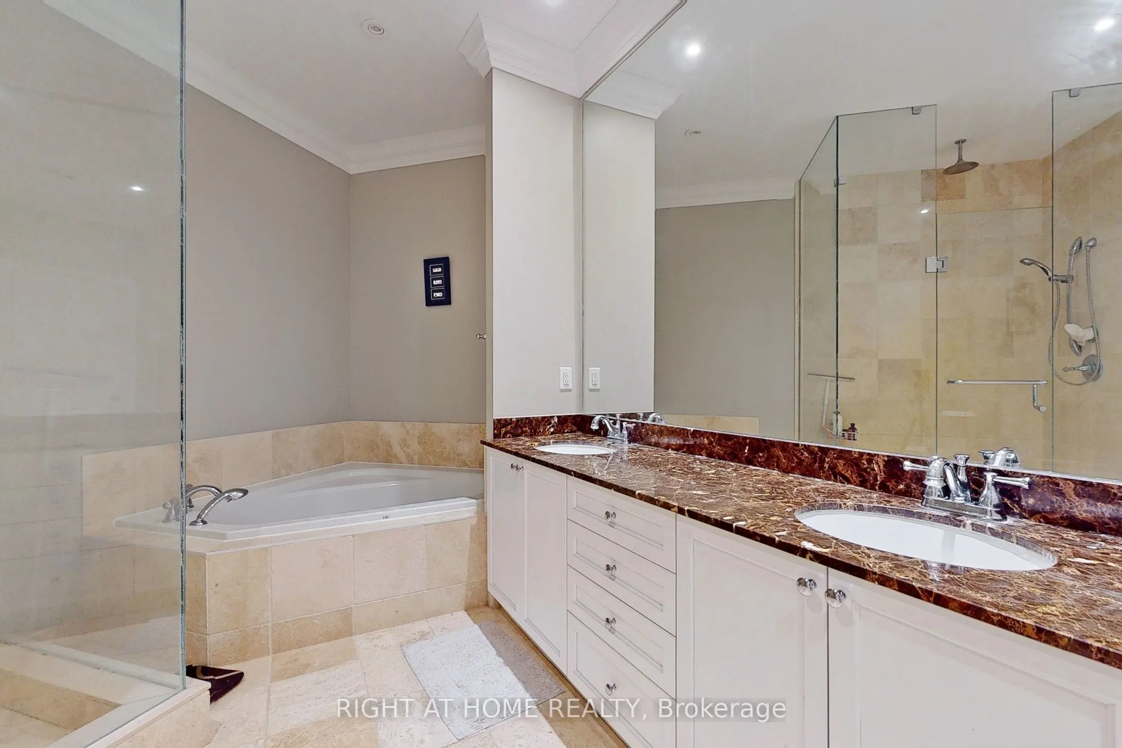 37 Ellen Street, #Ph06