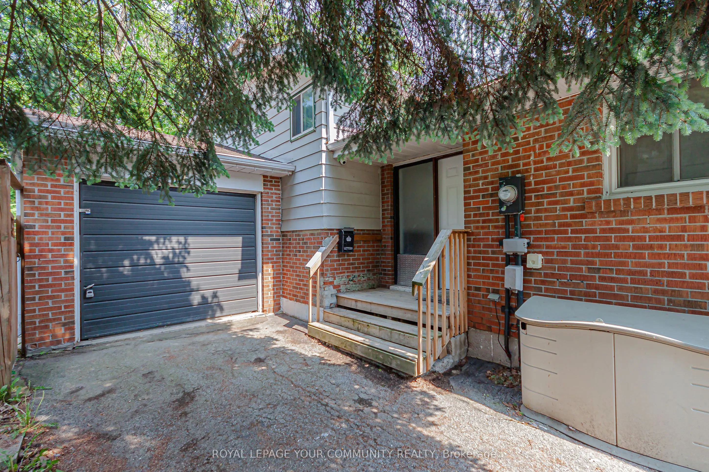 21 Ashdale Court
