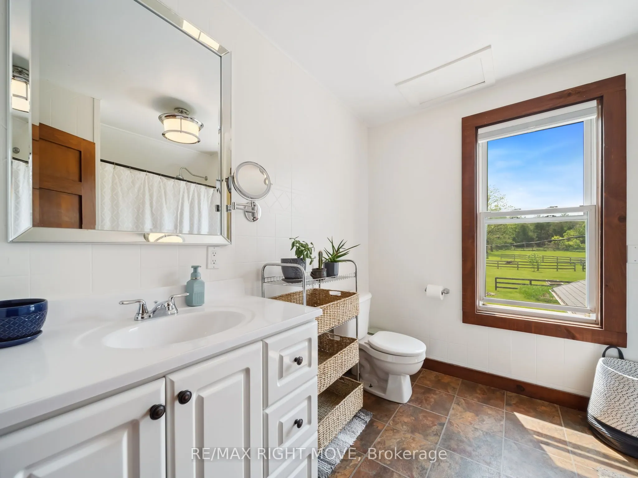 3062 Townline Rr5 Townline