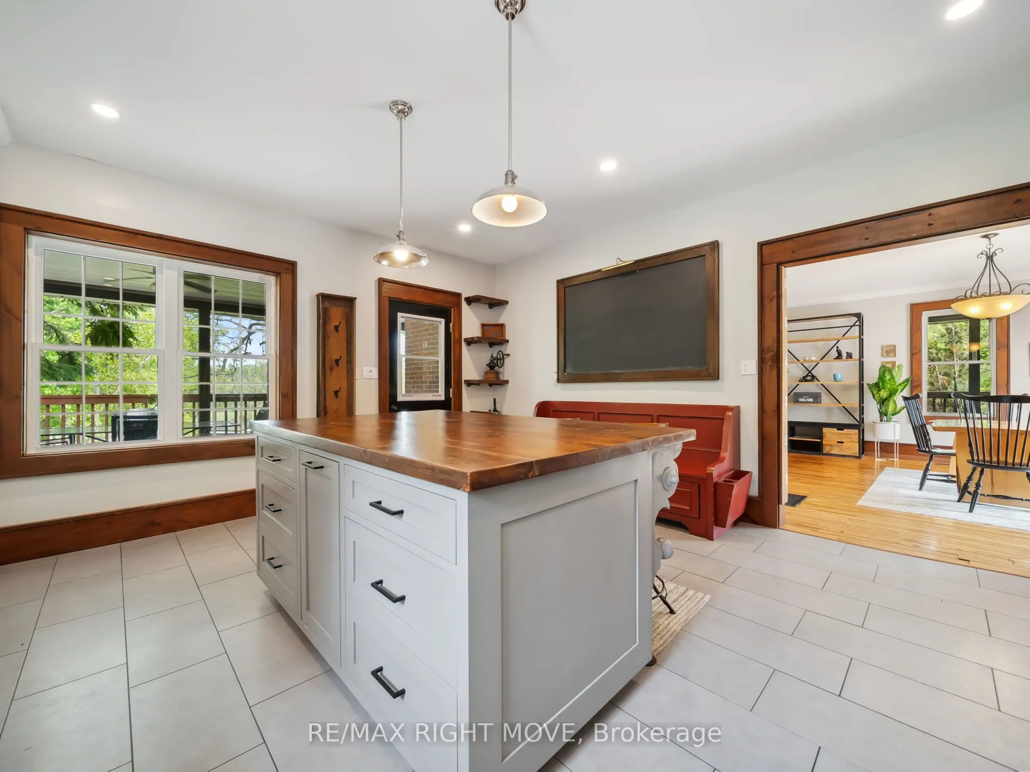 3062 Townline Rr5 Townline