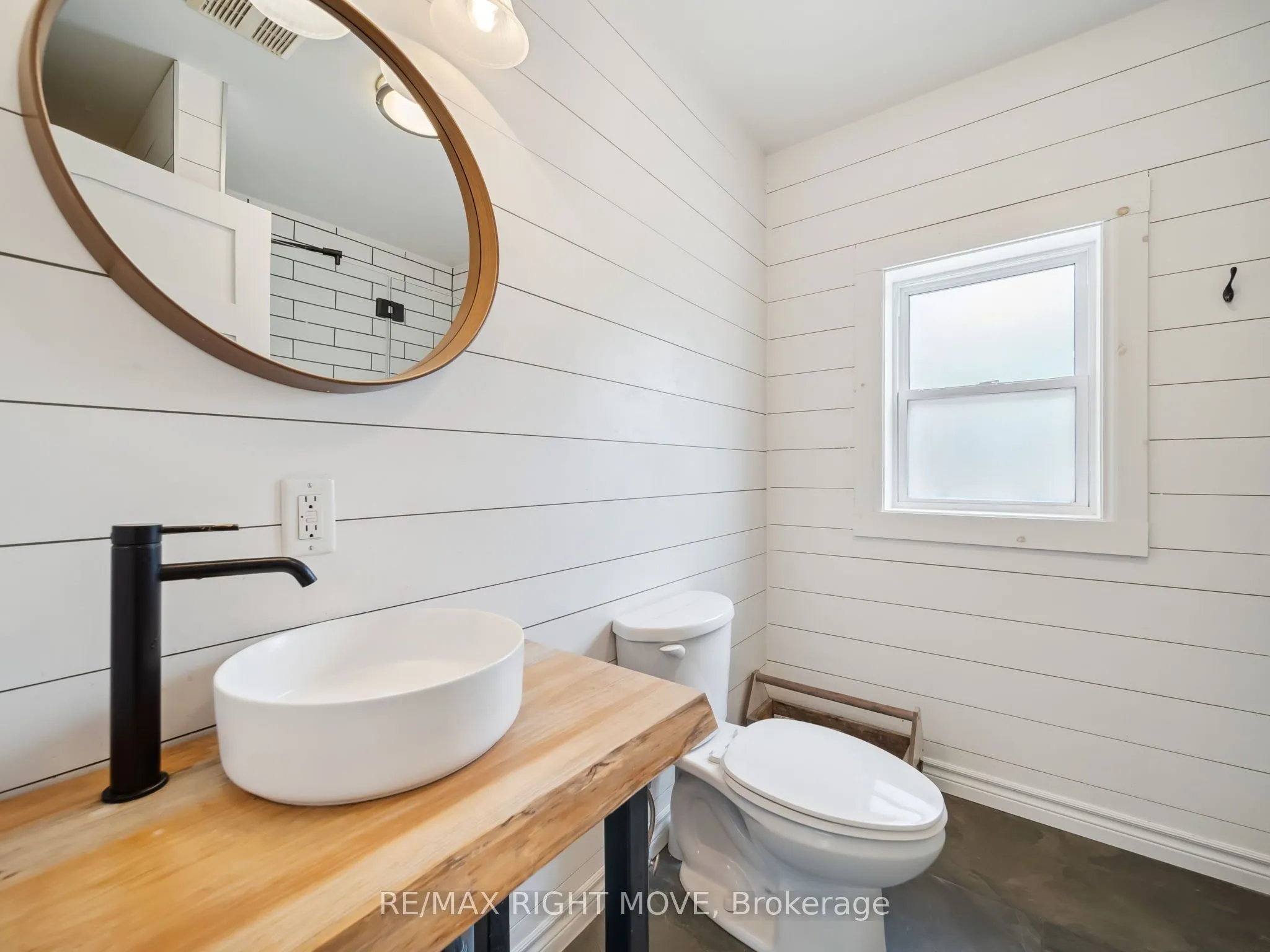 3062 Townline Rr5 Townline