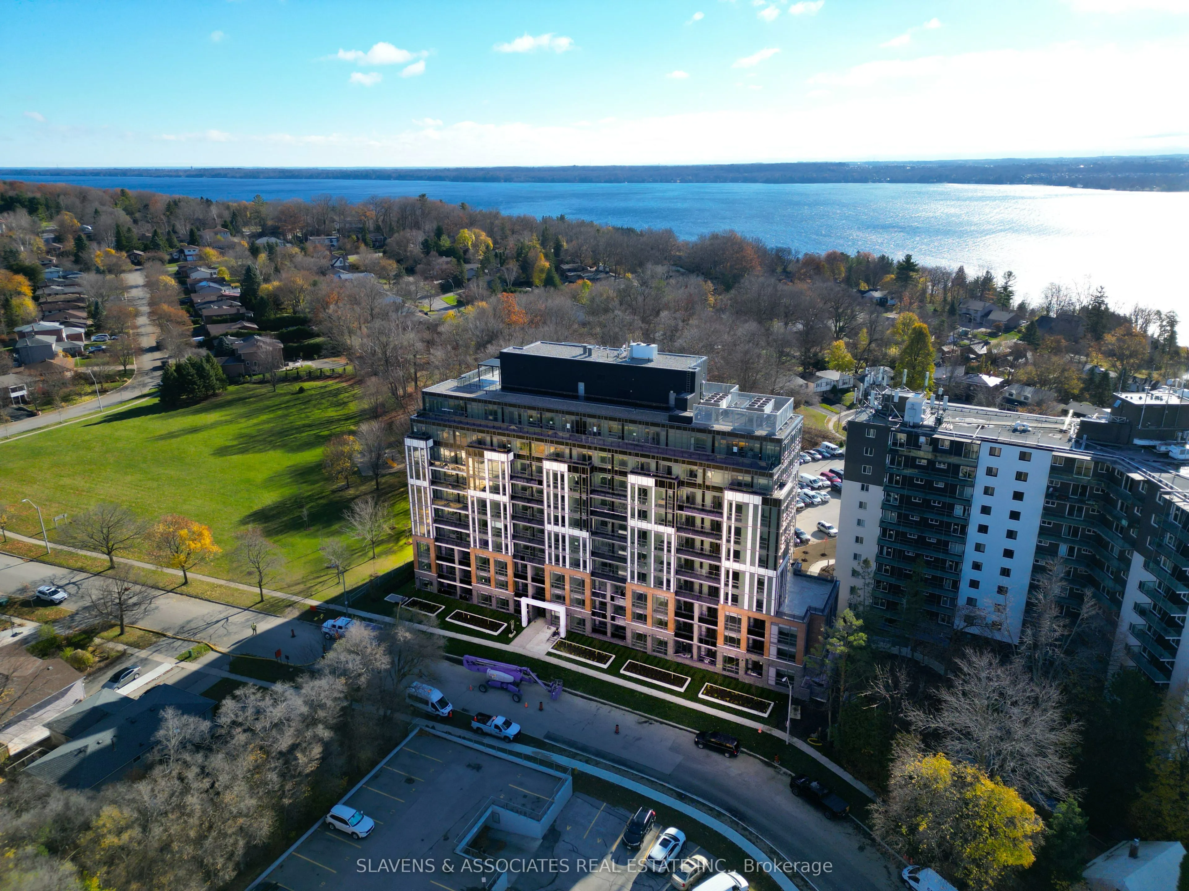 41 Johnson Street, #817