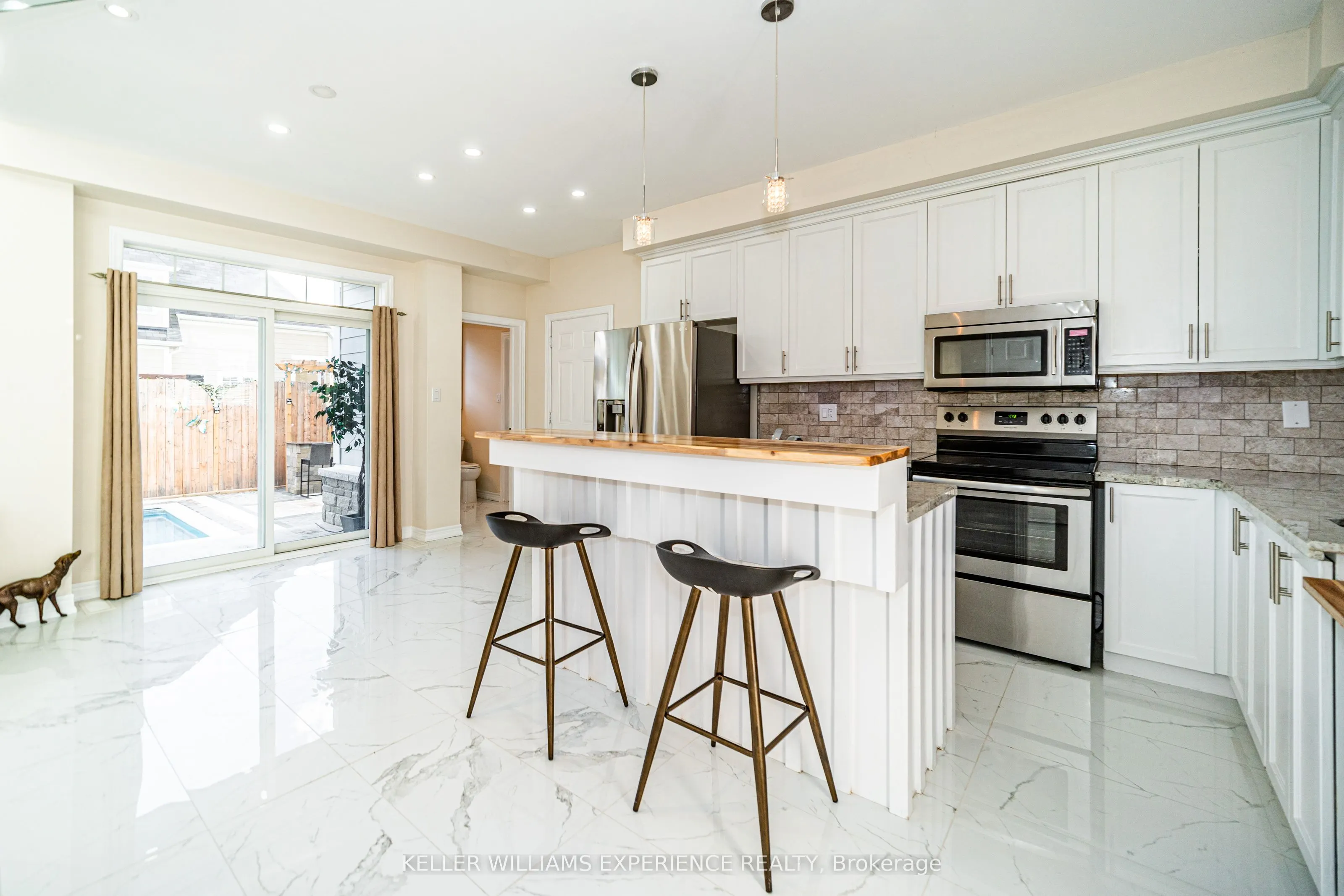 61 Riverwalk Place