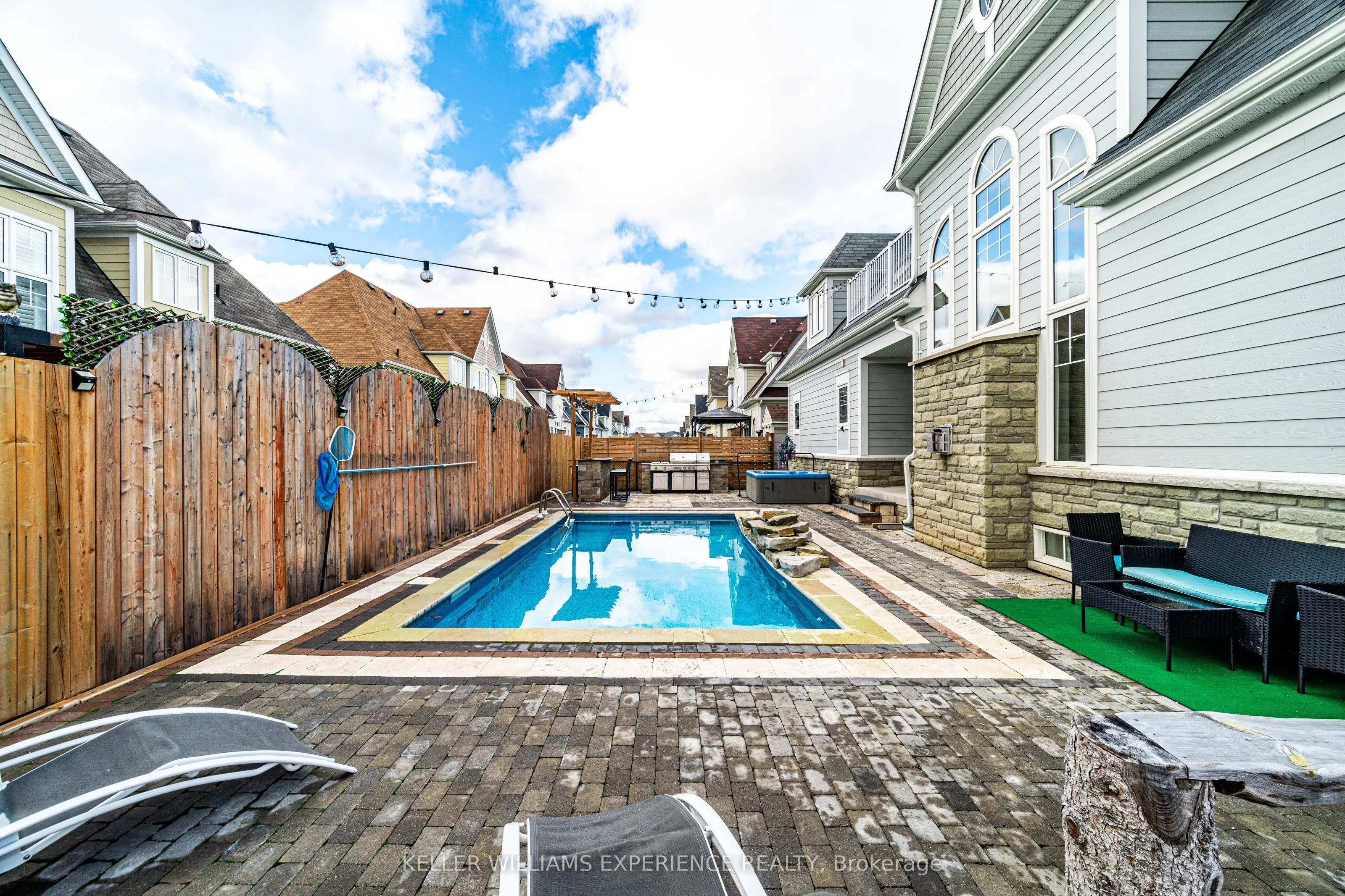 61 Riverwalk Place