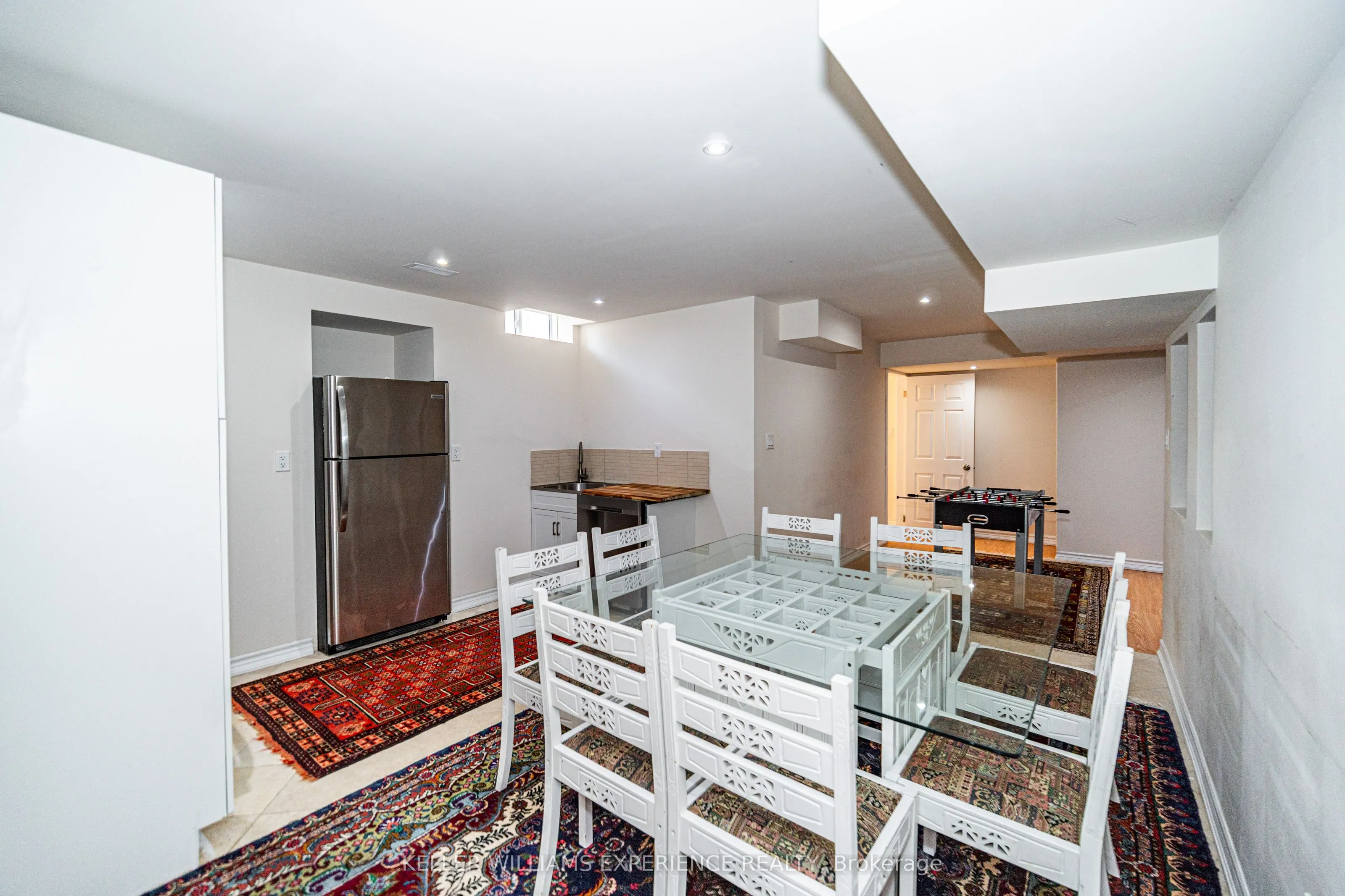 61 Riverwalk Place