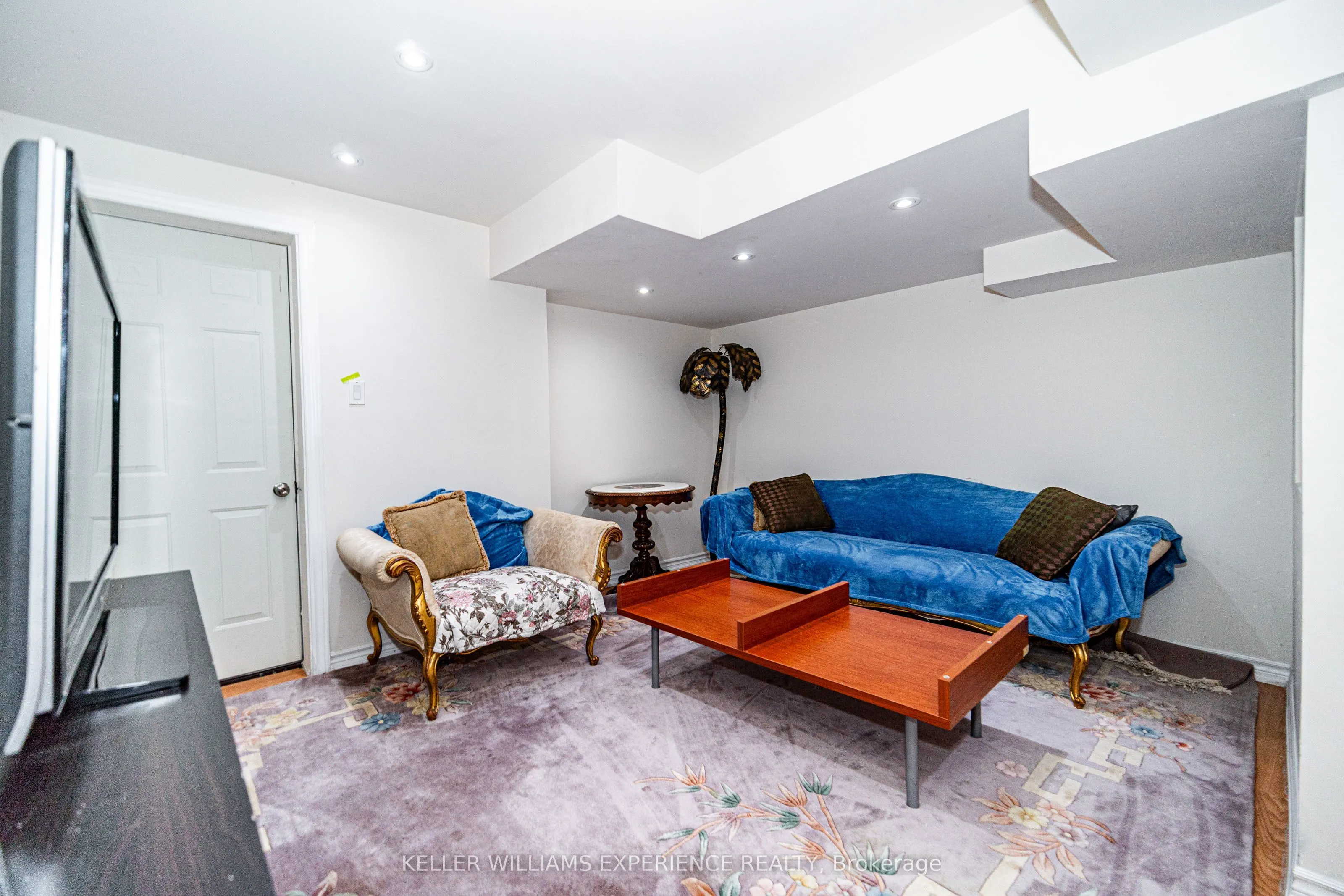 61 Riverwalk Place