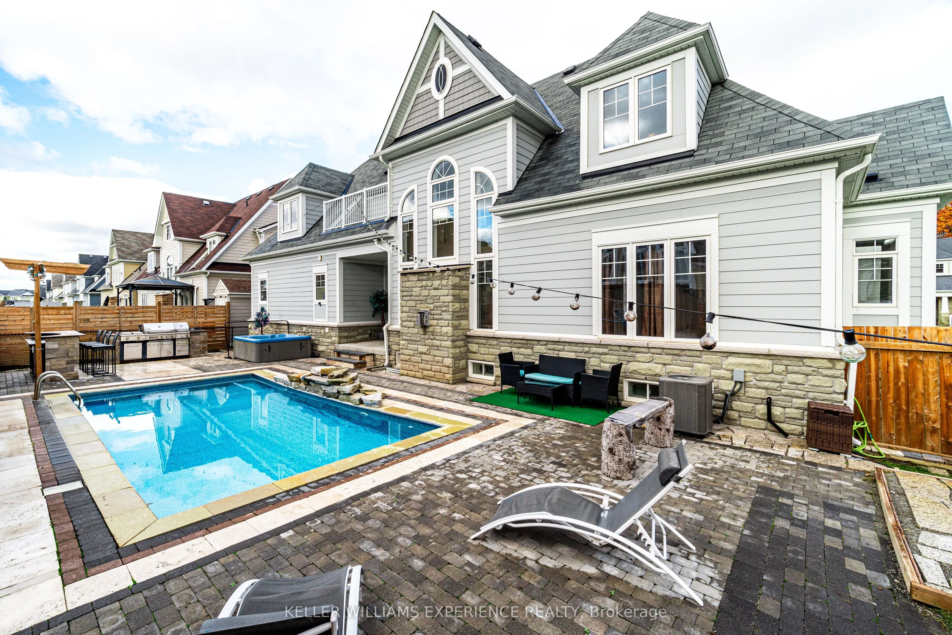 61 Riverwalk Place