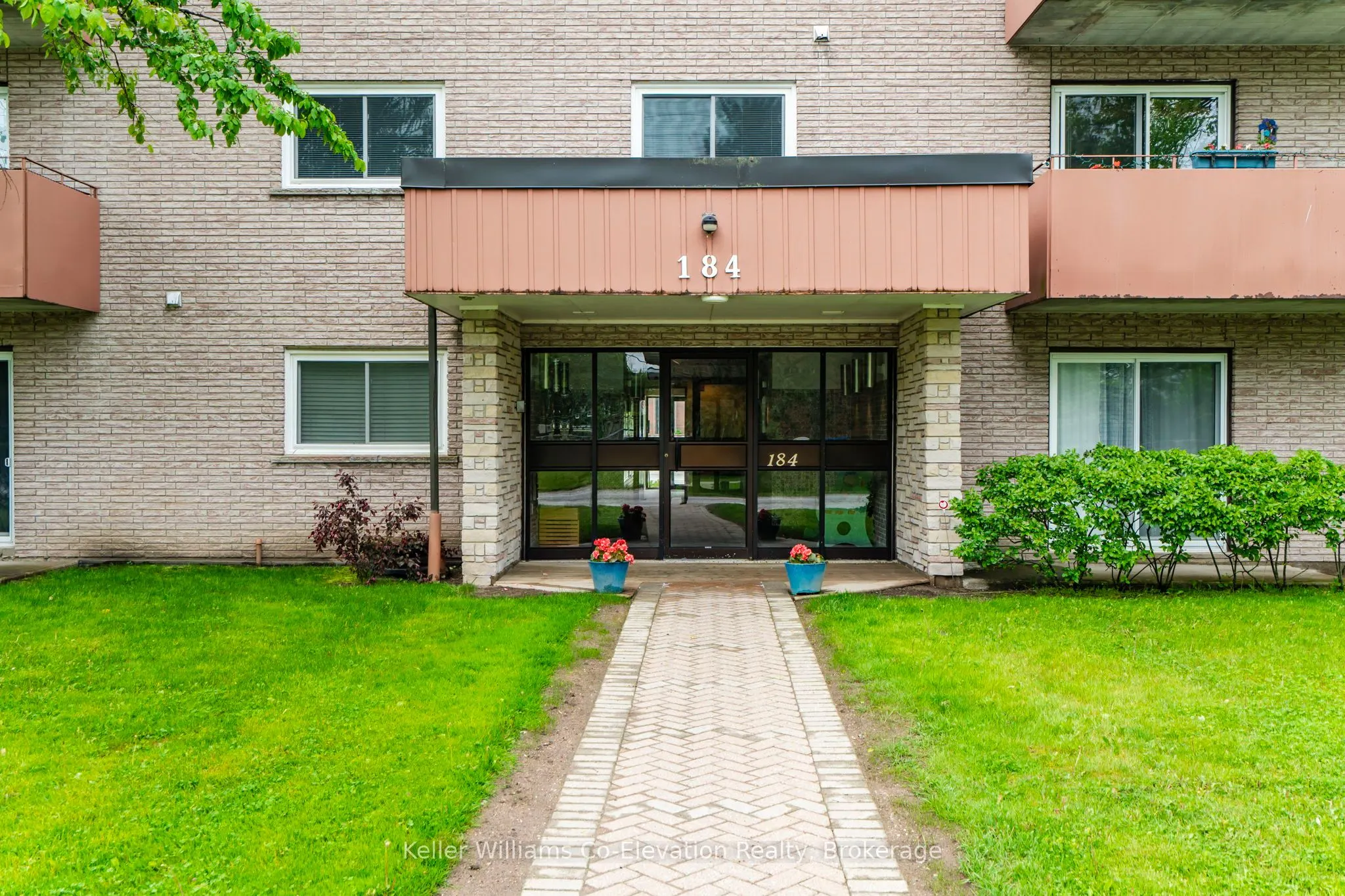 184 Eighth Street, #203