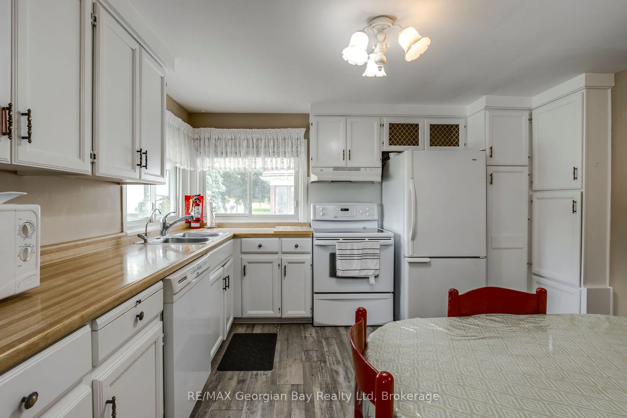 586 Dominion Avenue