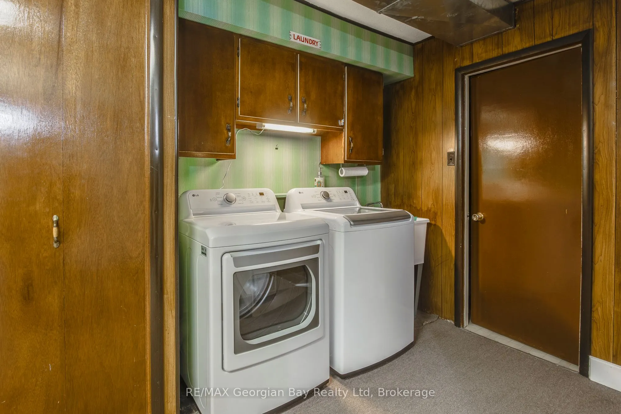 586 Dominion Avenue