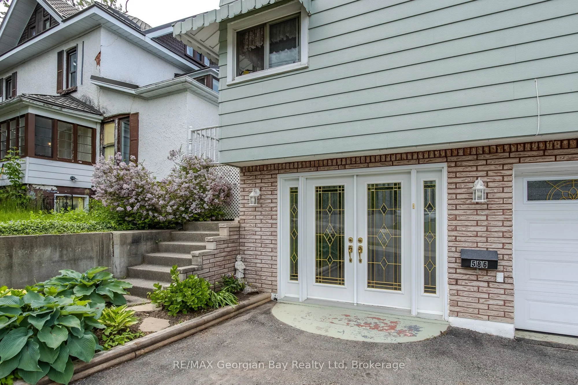 586 Dominion Avenue