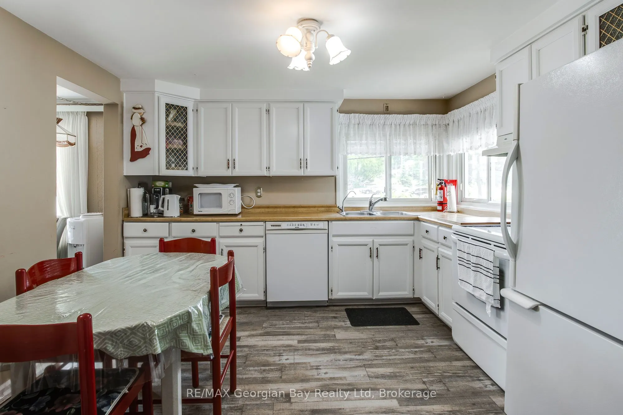 586 Dominion Avenue
