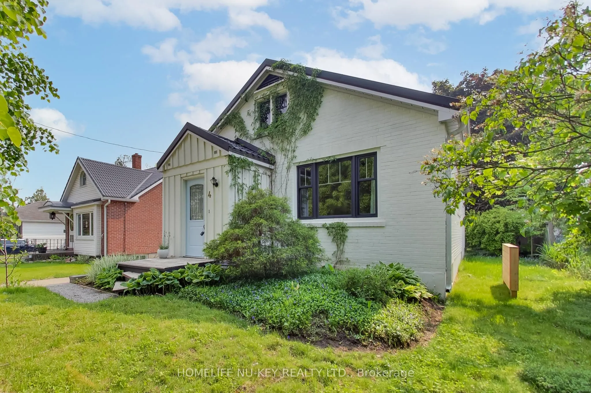 4 MULHOLLAND Street