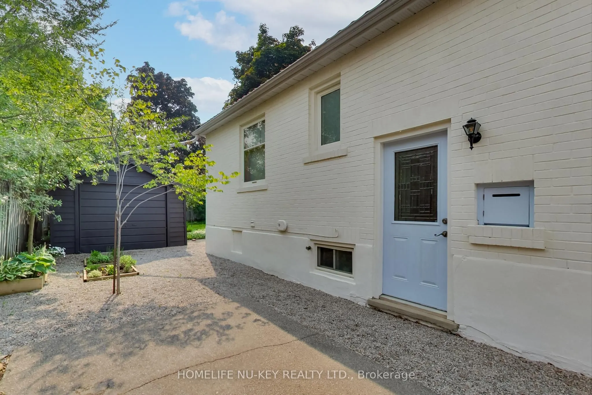4 MULHOLLAND Street