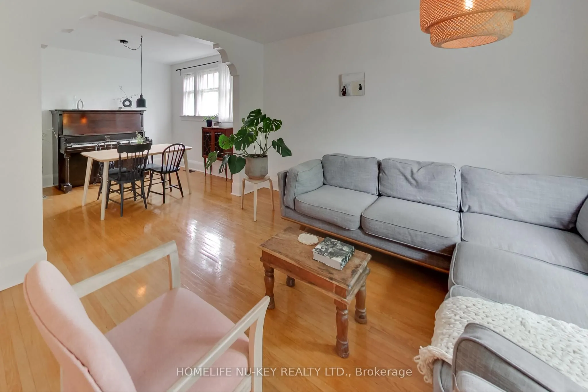 4 MULHOLLAND Street