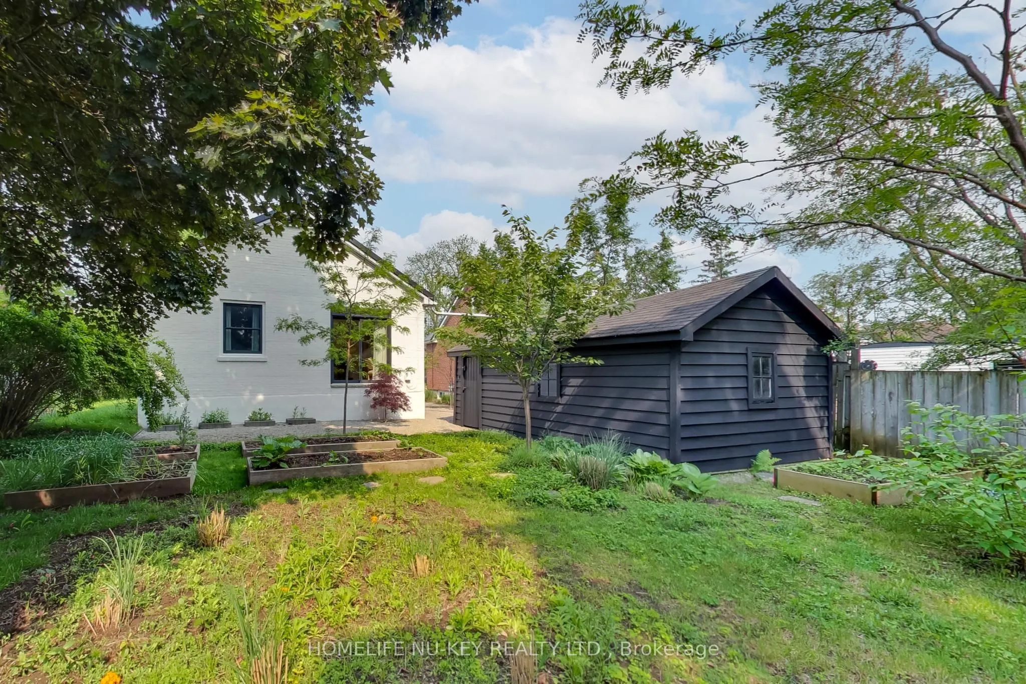 4 MULHOLLAND Street