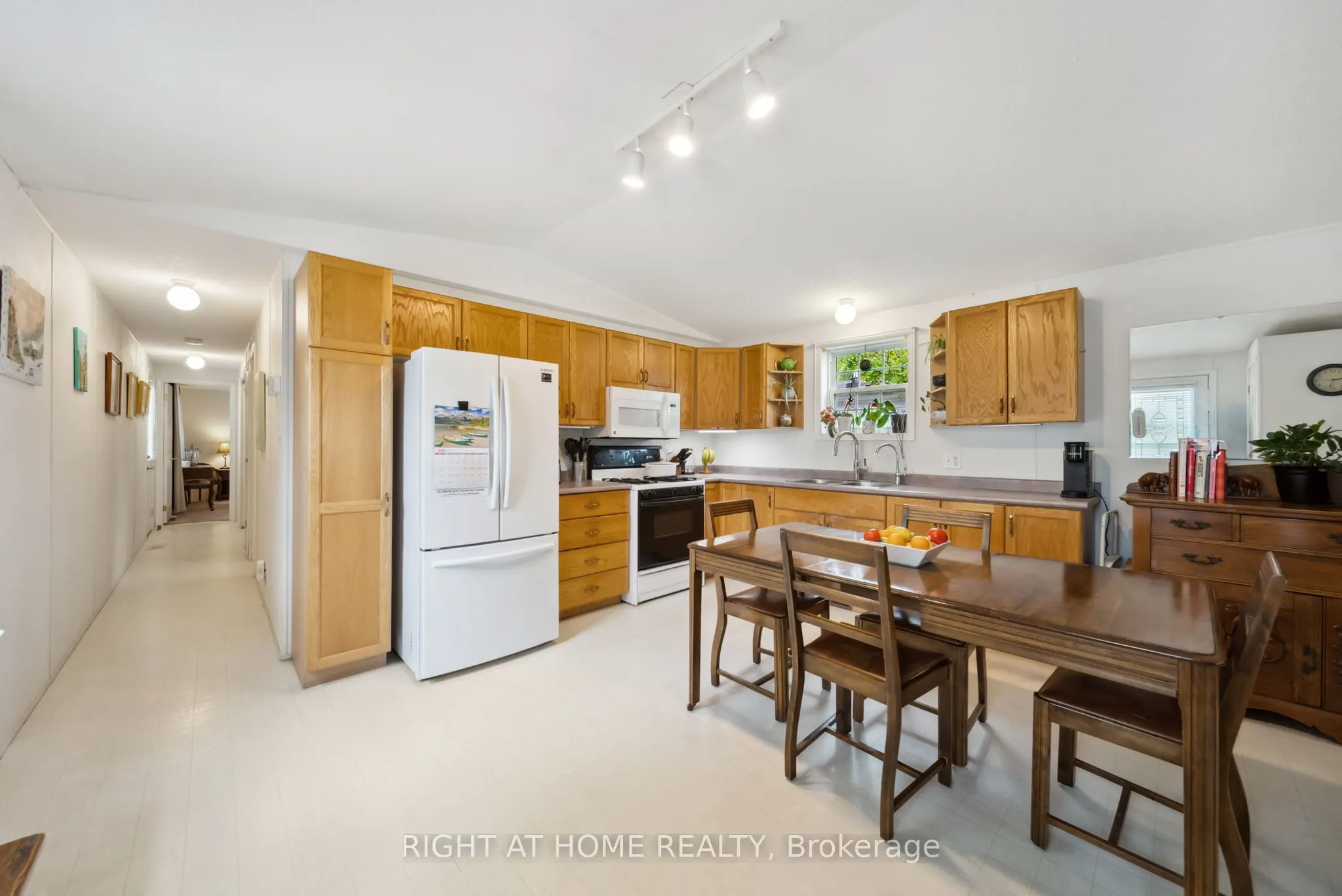4117 Ash Crescent