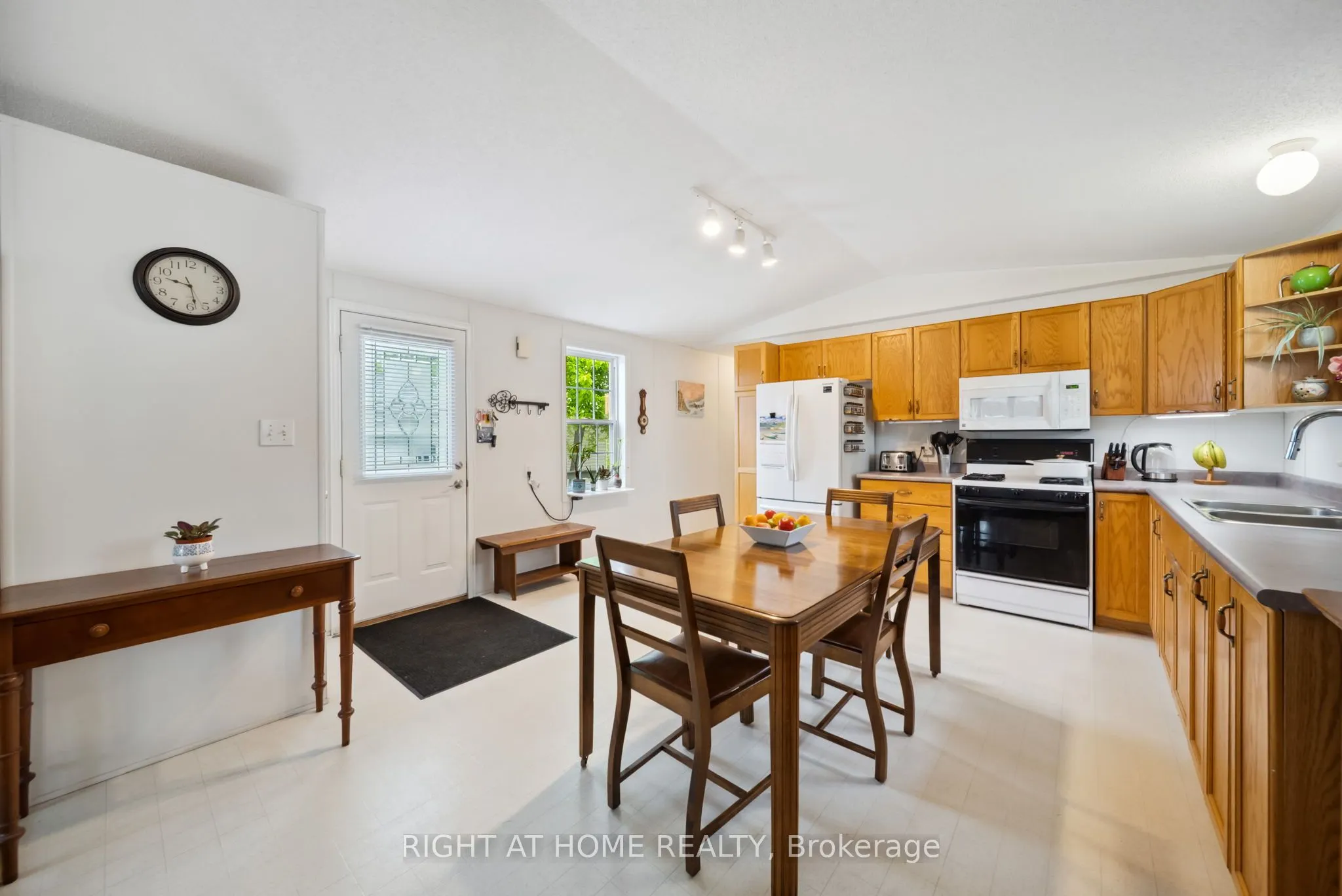 4117 Ash Crescent