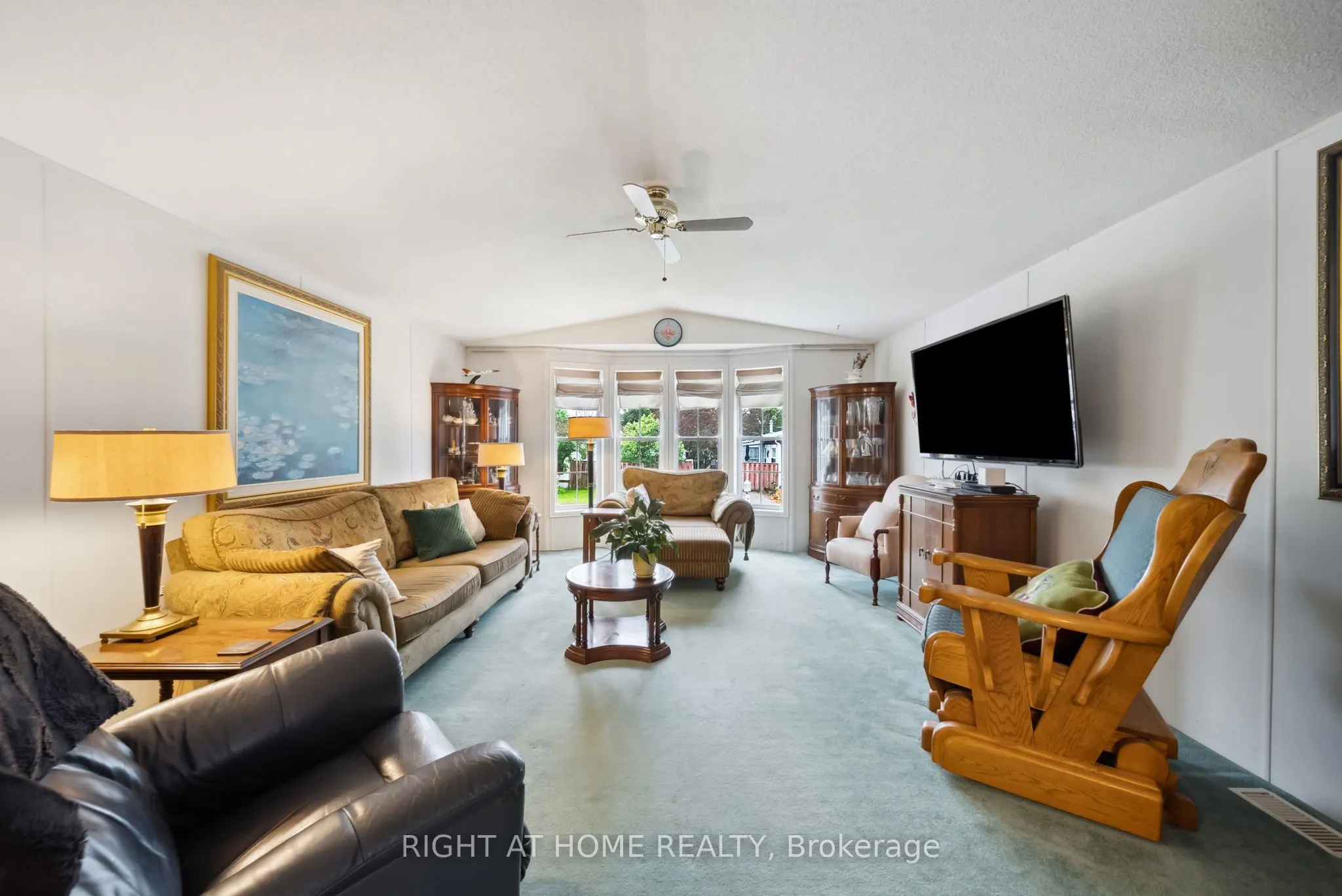 4117 Ash Crescent