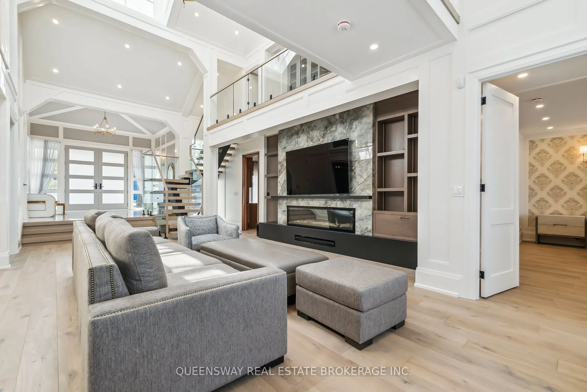 36 Pioneer Trail