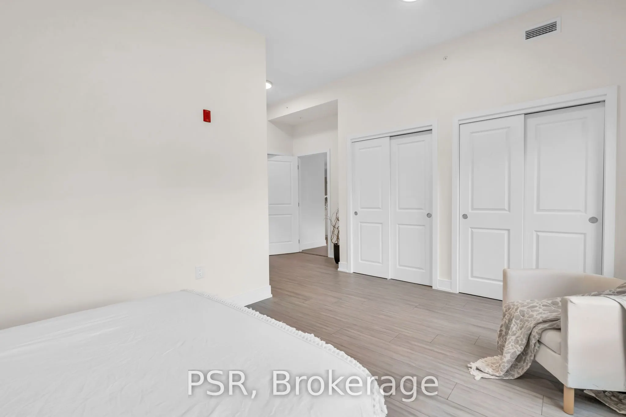 121 Mary Street, #309