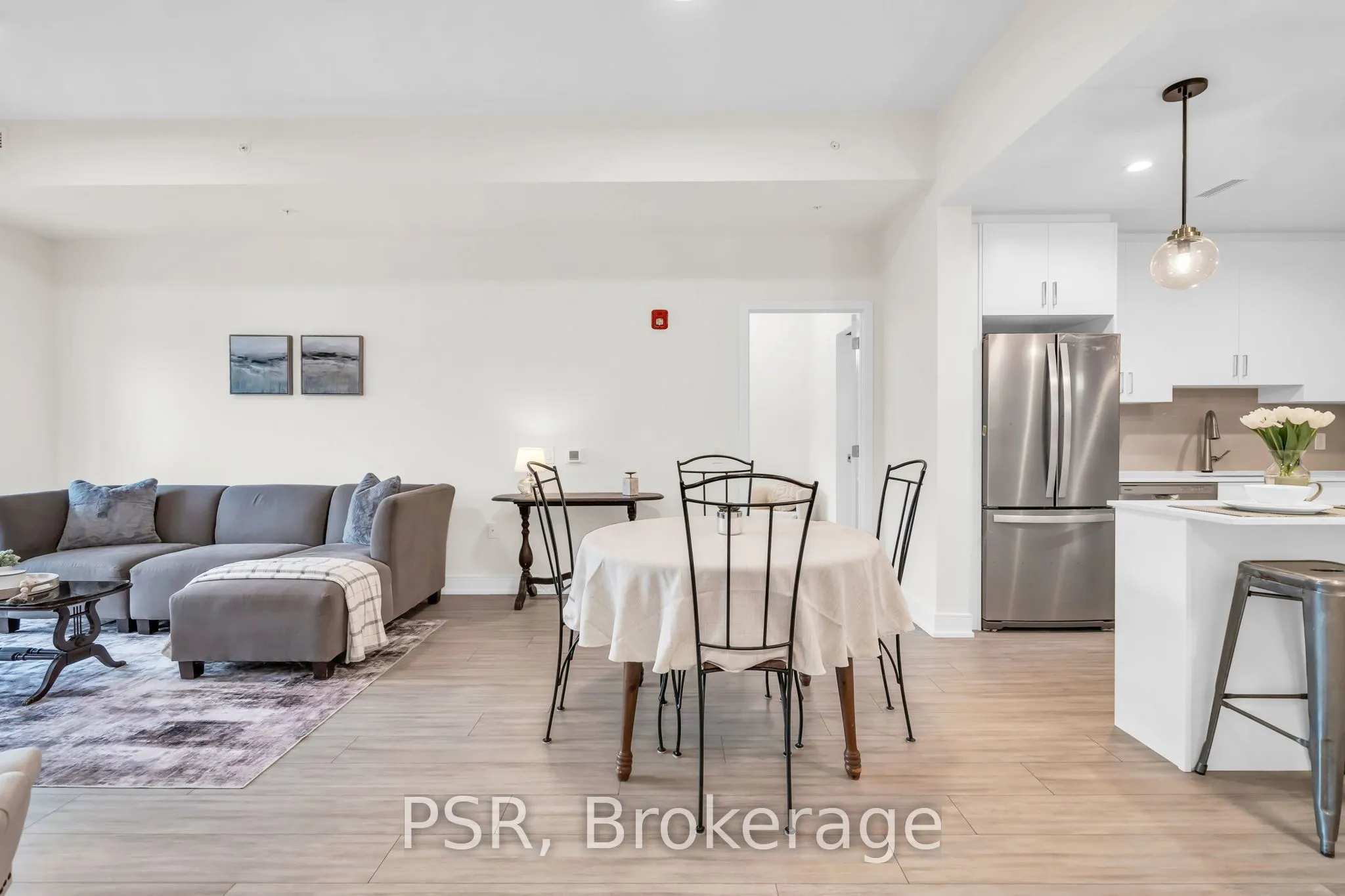 121 Mary Street, #309