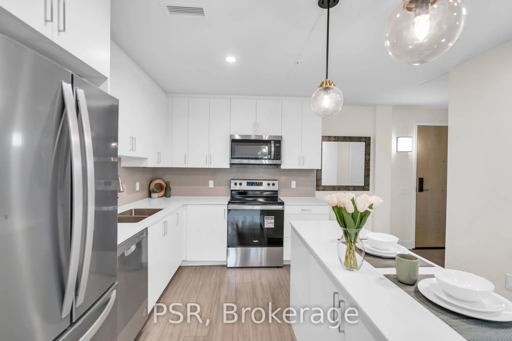 121 Mary Street, #309