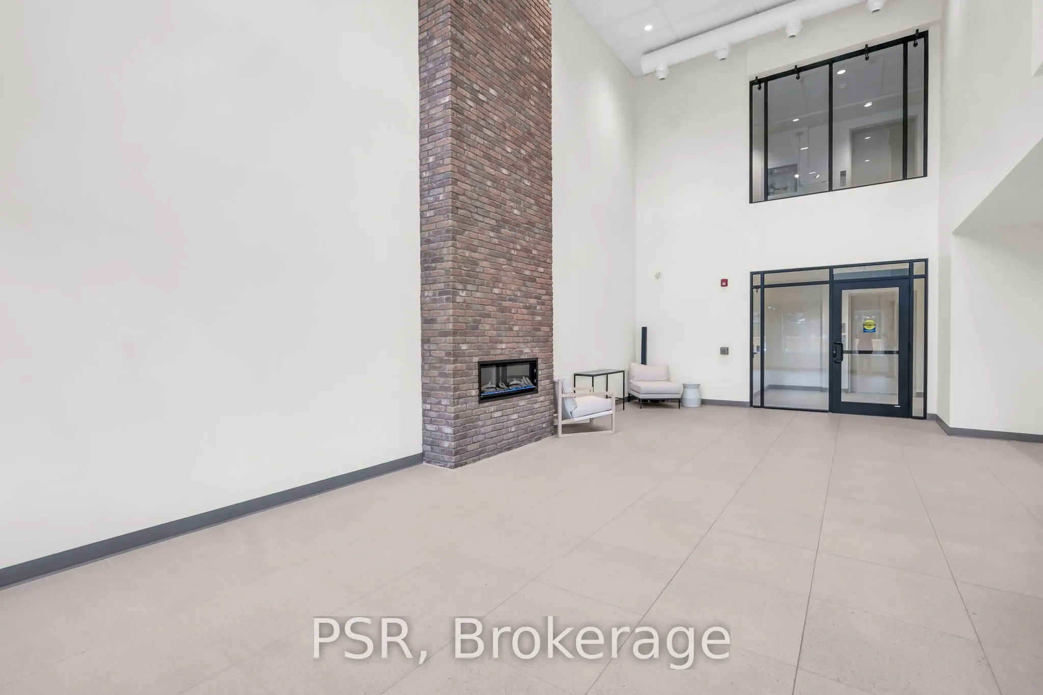 121 Mary Street, #309