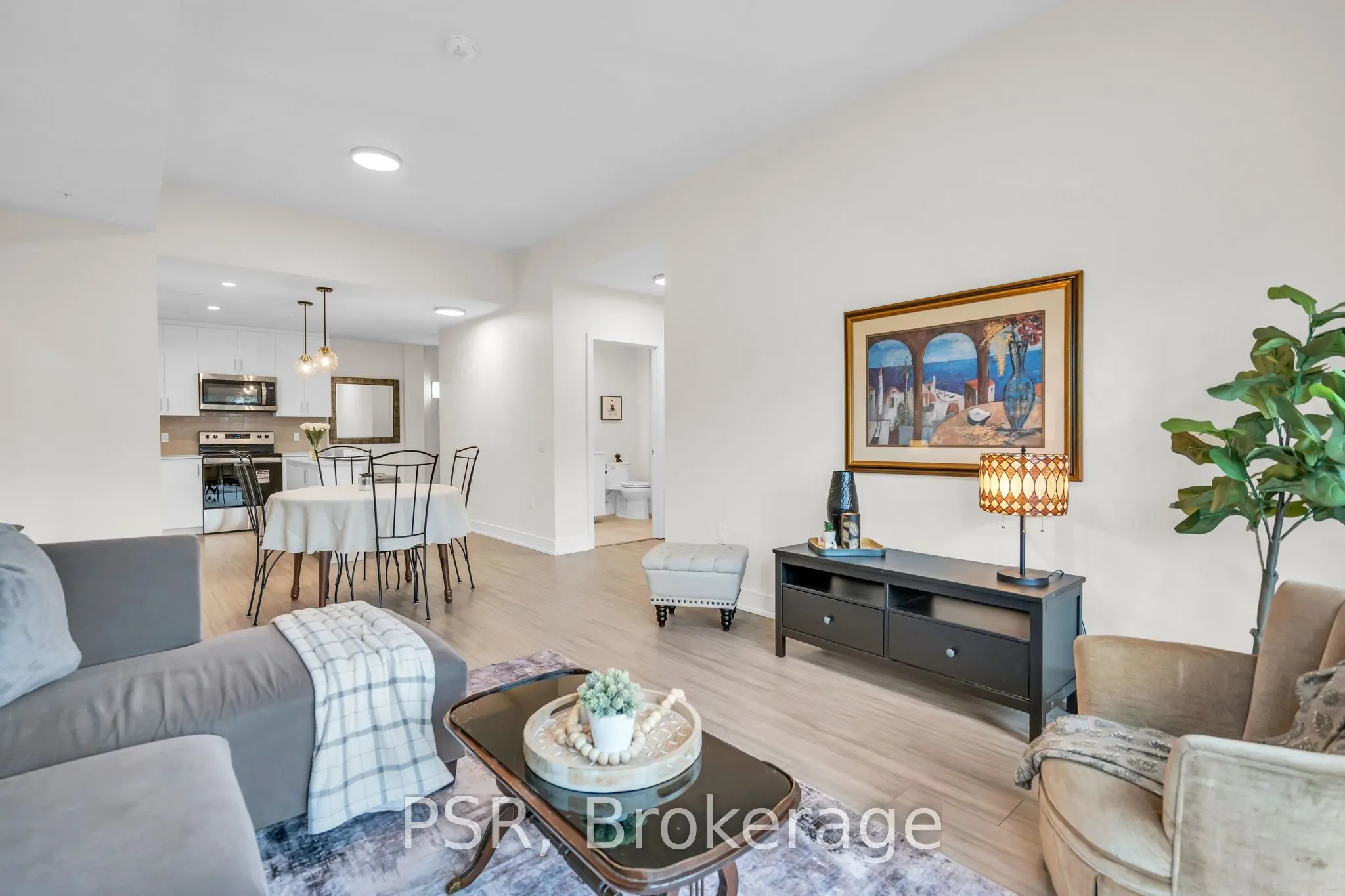 121 Mary Street, #309