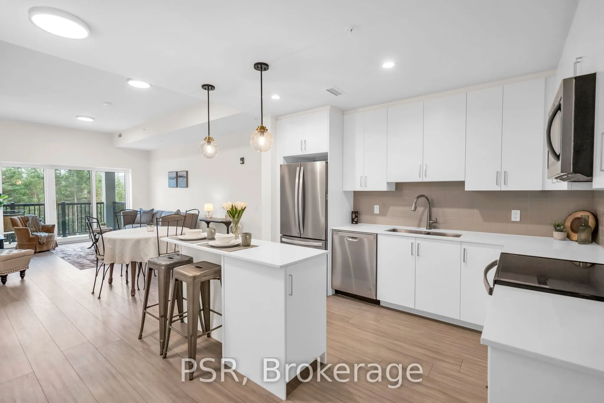 121 Mary Street, #309