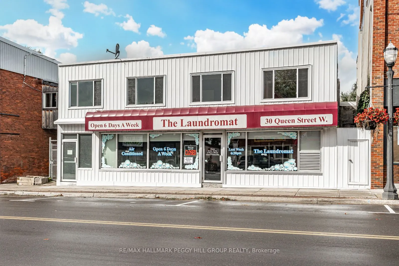 30 Queen Street W