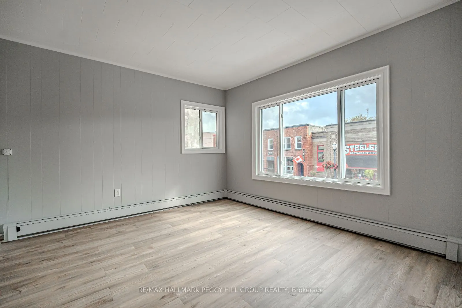 30 Queen Street W
