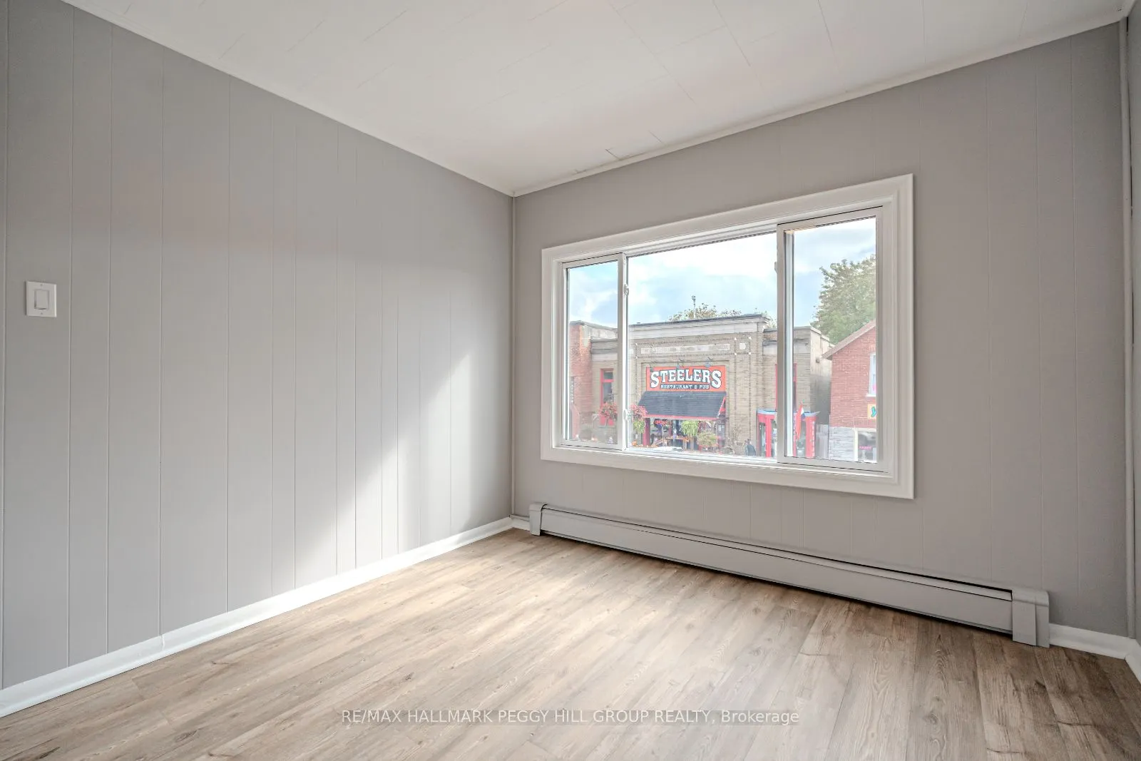 30 Queen Street W