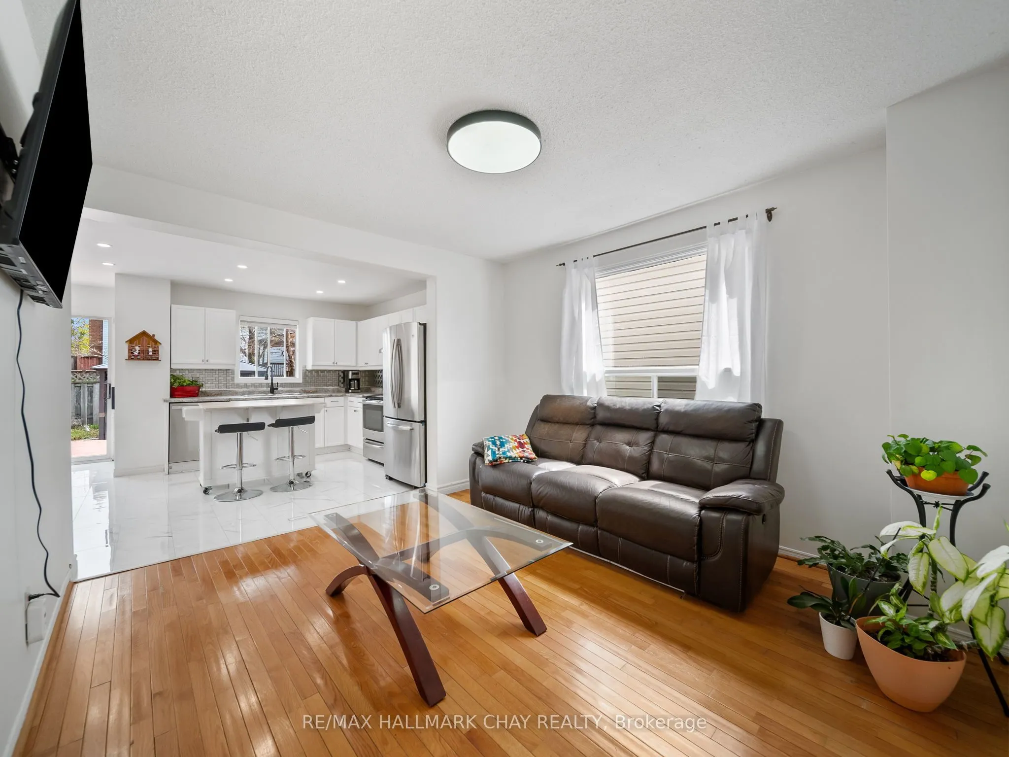 51 SHAKESPEARE Crescent