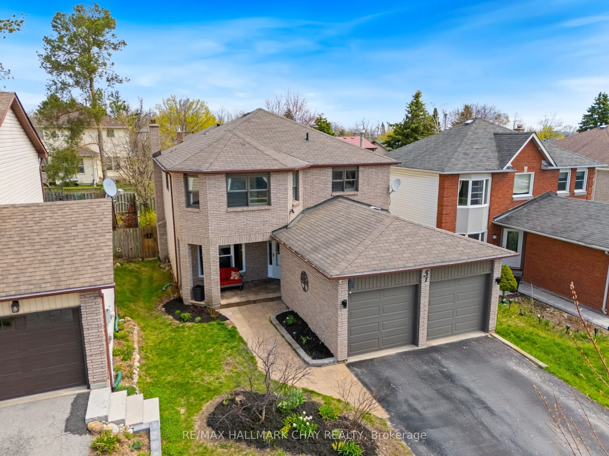 51 SHAKESPEARE Crescent
