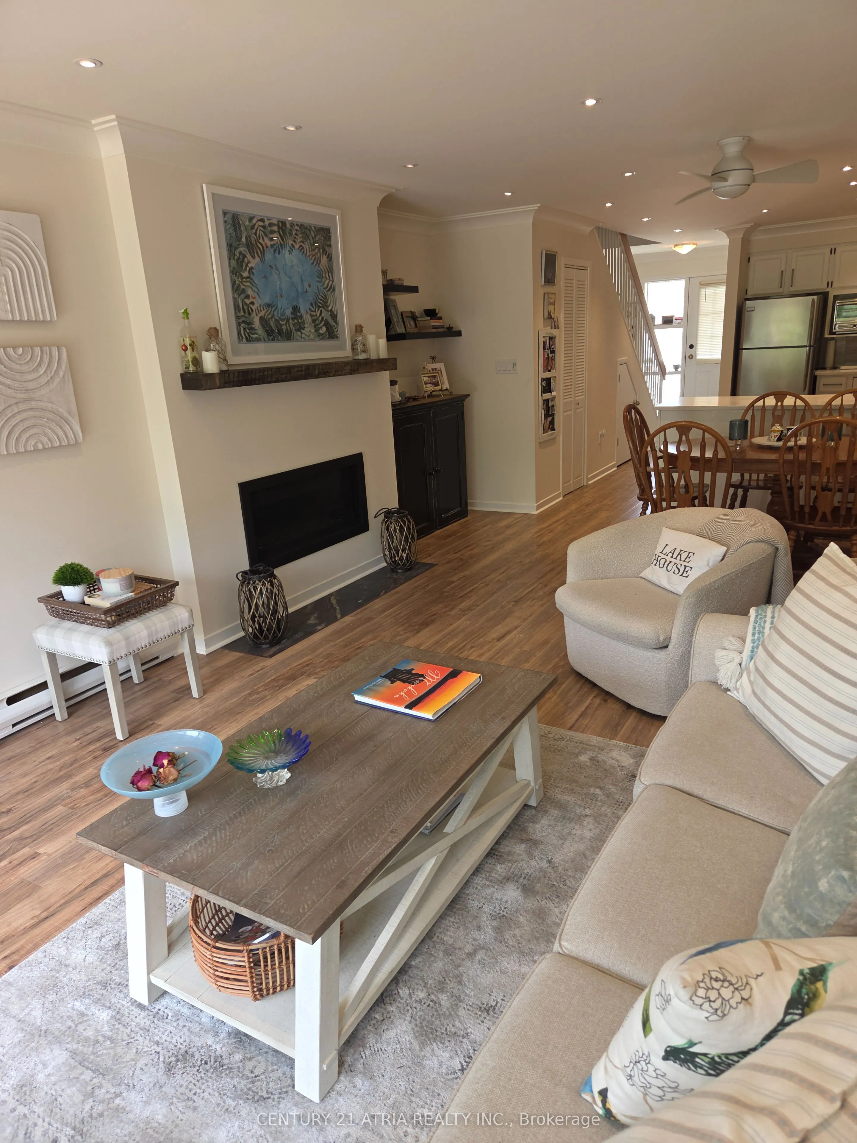 4 Paradise Boulevard, #24