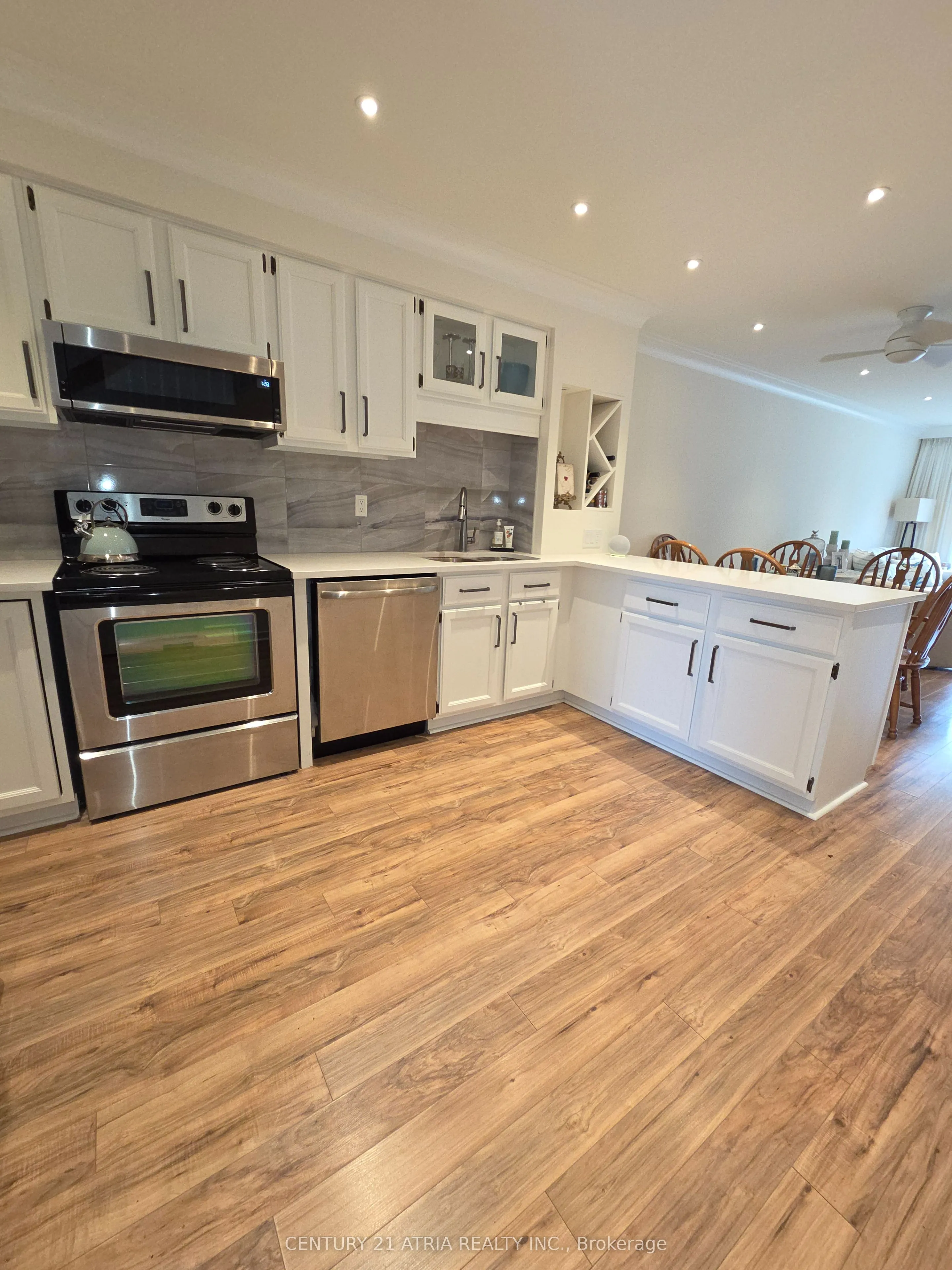 4 Paradise Boulevard, #24