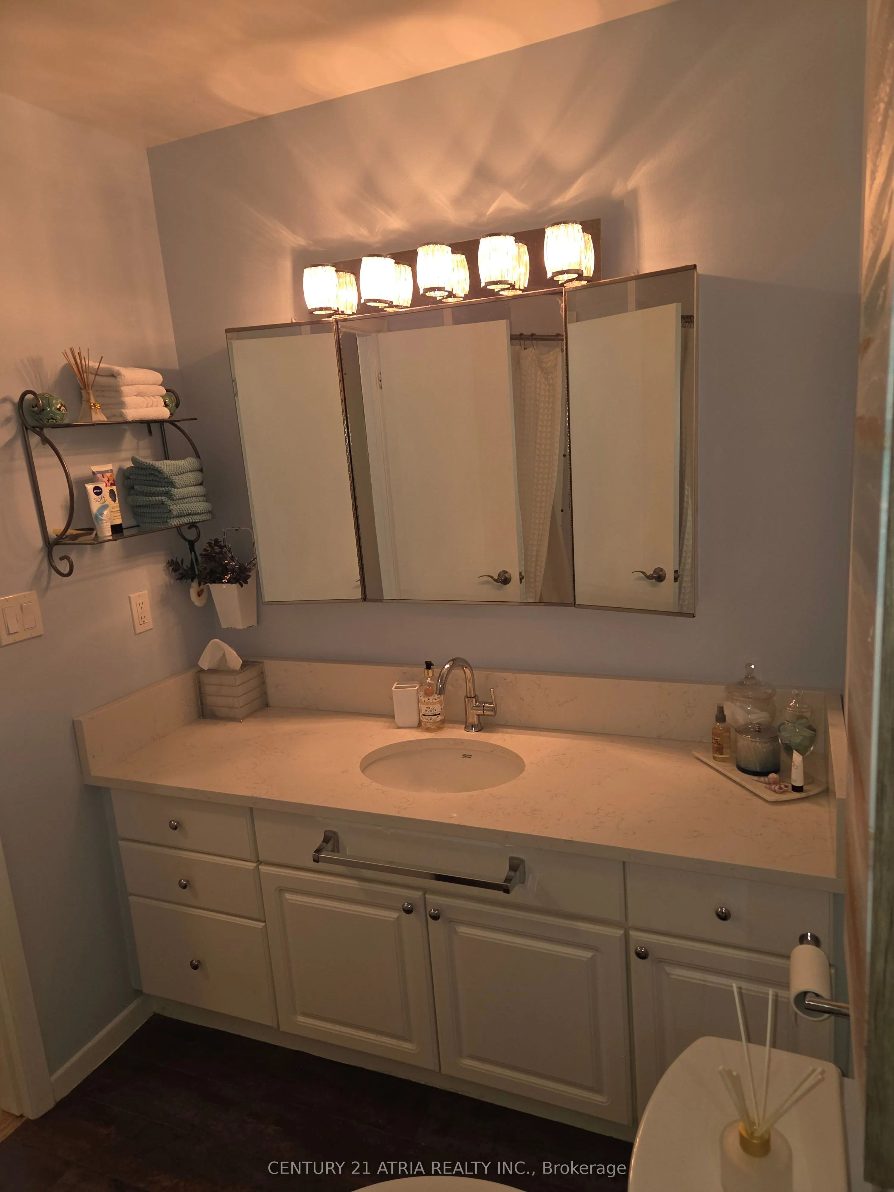4 Paradise Boulevard, #24