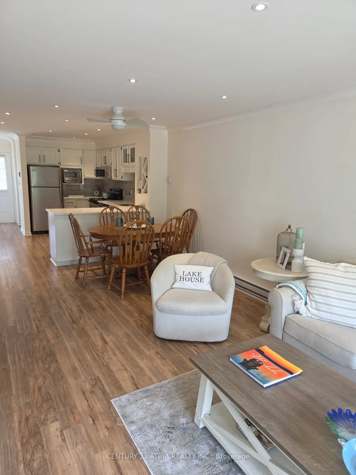 4 Paradise Boulevard, #24