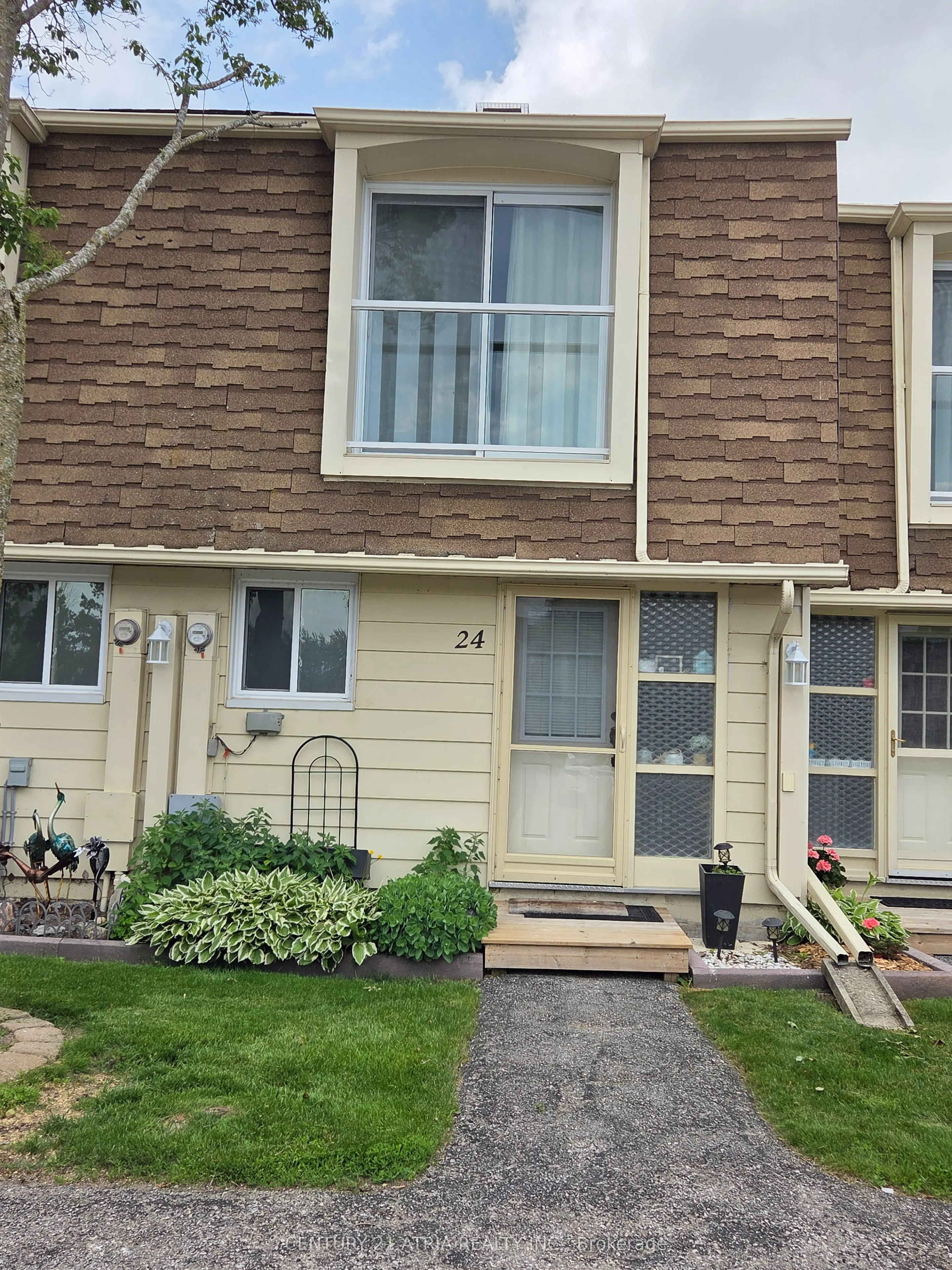 4 Paradise Boulevard, #24